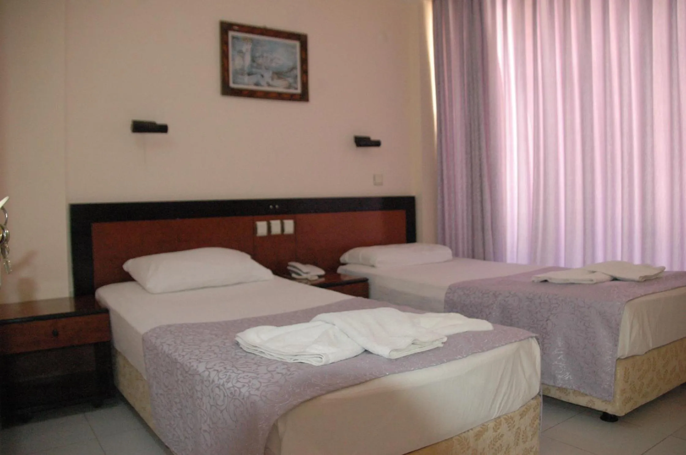 Photo of the whole room, Bed in Sunway Hotel