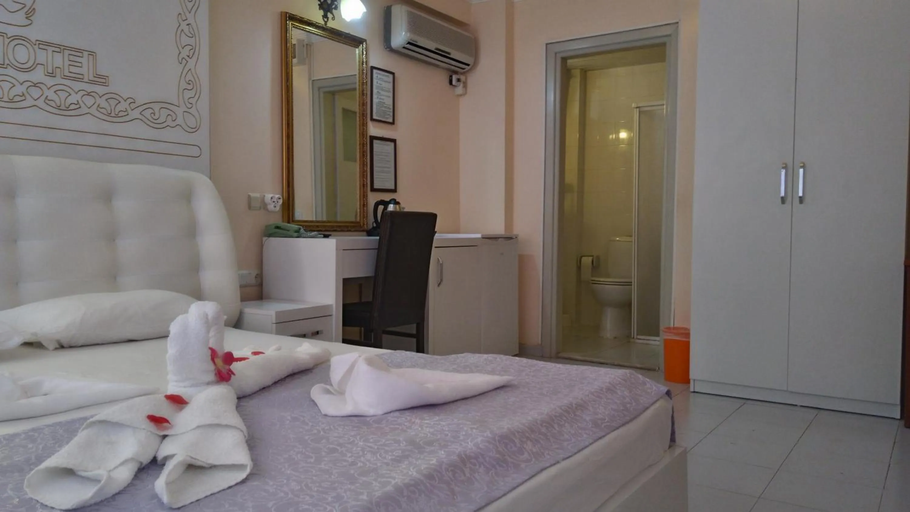 Photo of the whole room in Sunway Hotel