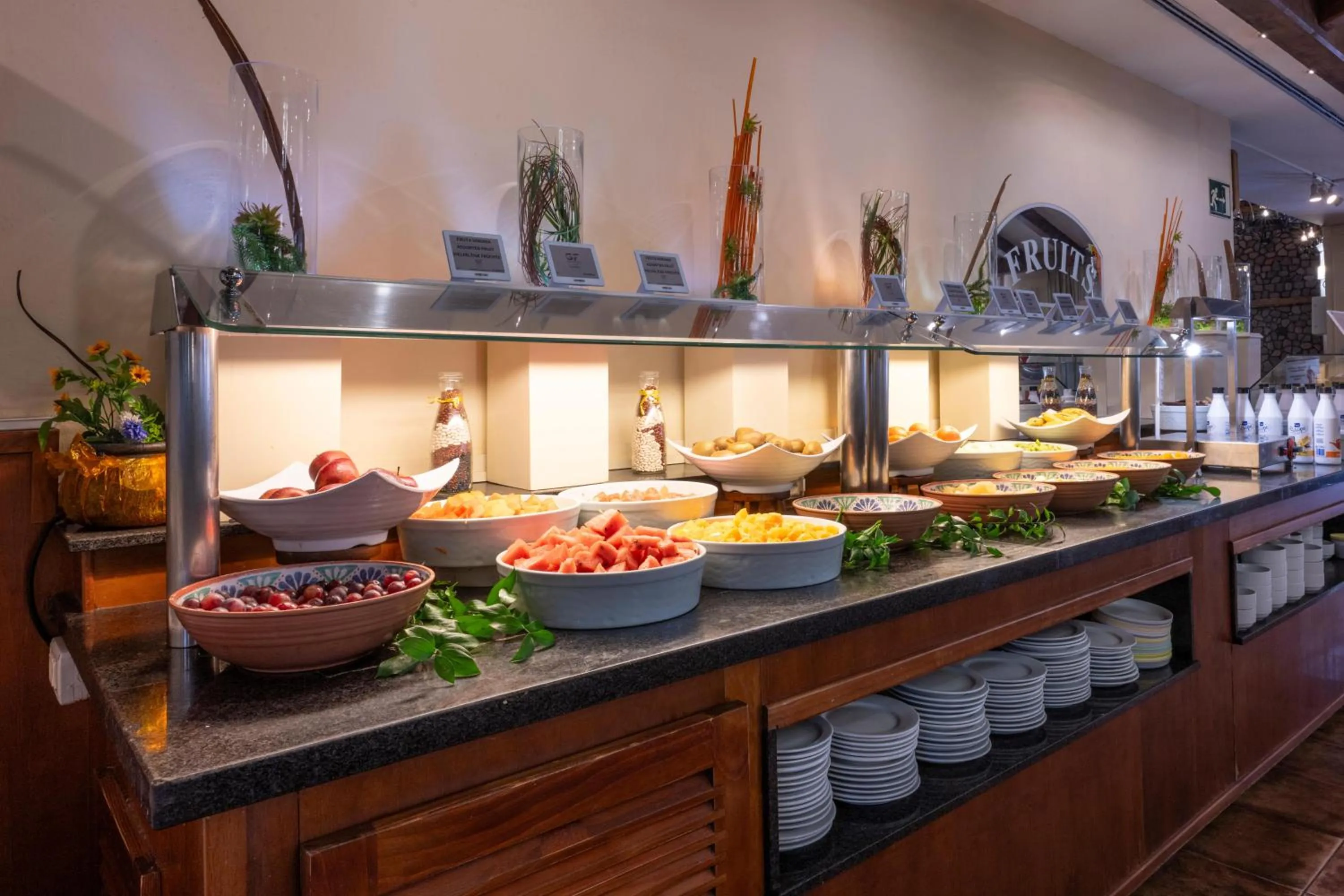 Restaurant/places to eat in GF Isabel