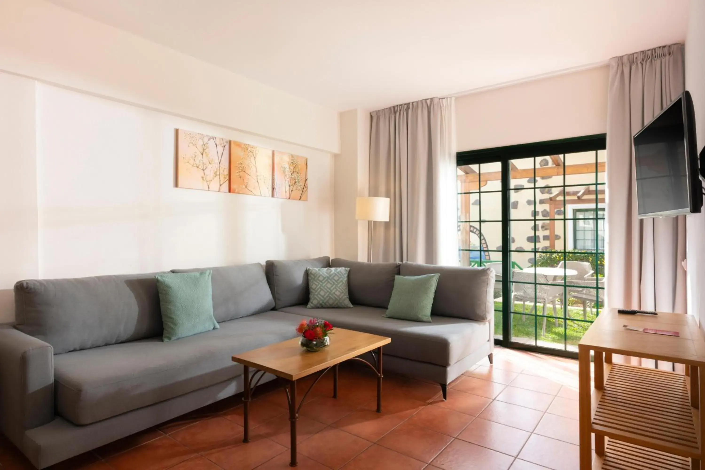 Bungalow (2 Adults + 1 Child) in GF Isabel Bungalow (2 Adults + 1 Child) in GF Isabel