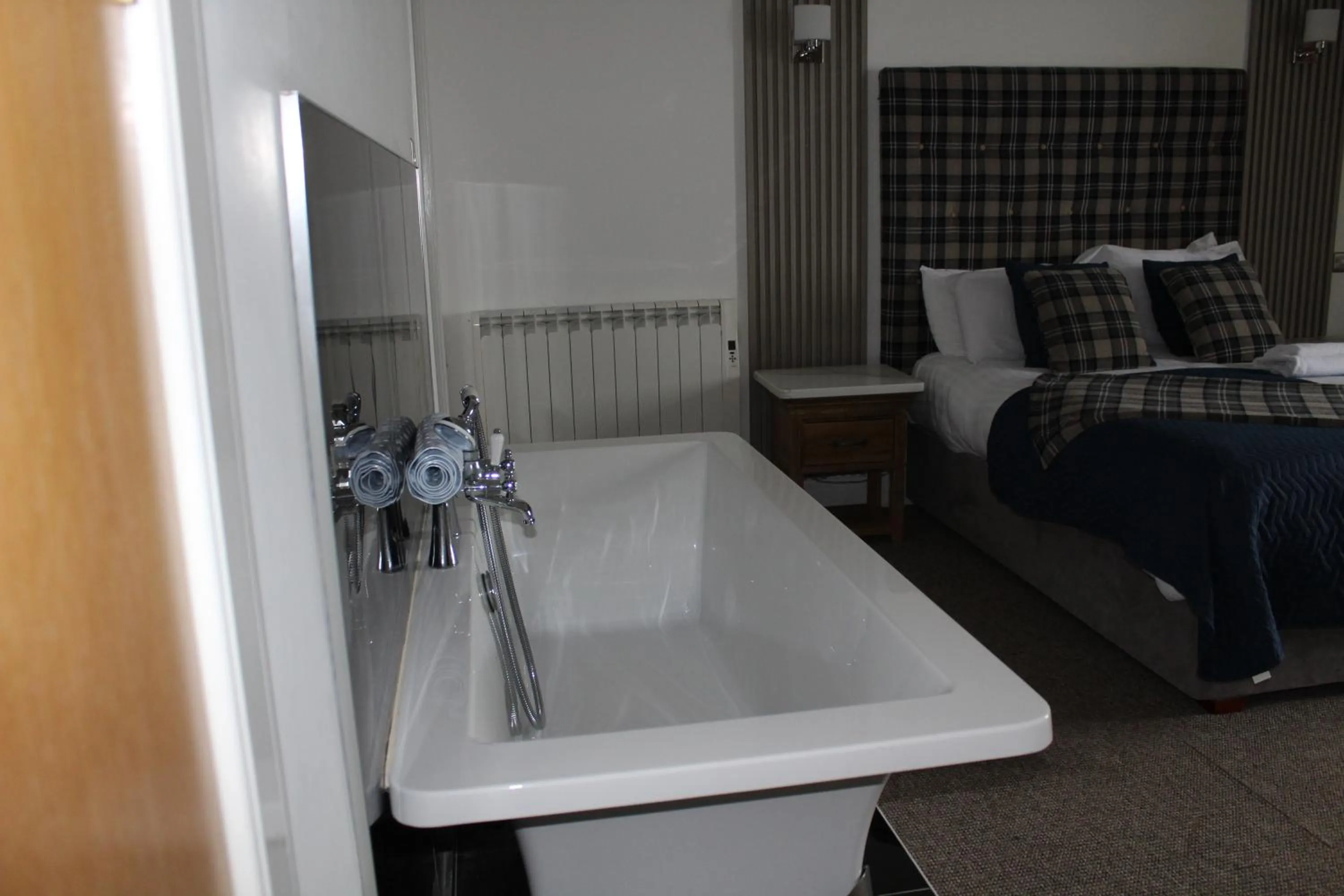 Bedroom, Bed in The Grey Gull Hotel