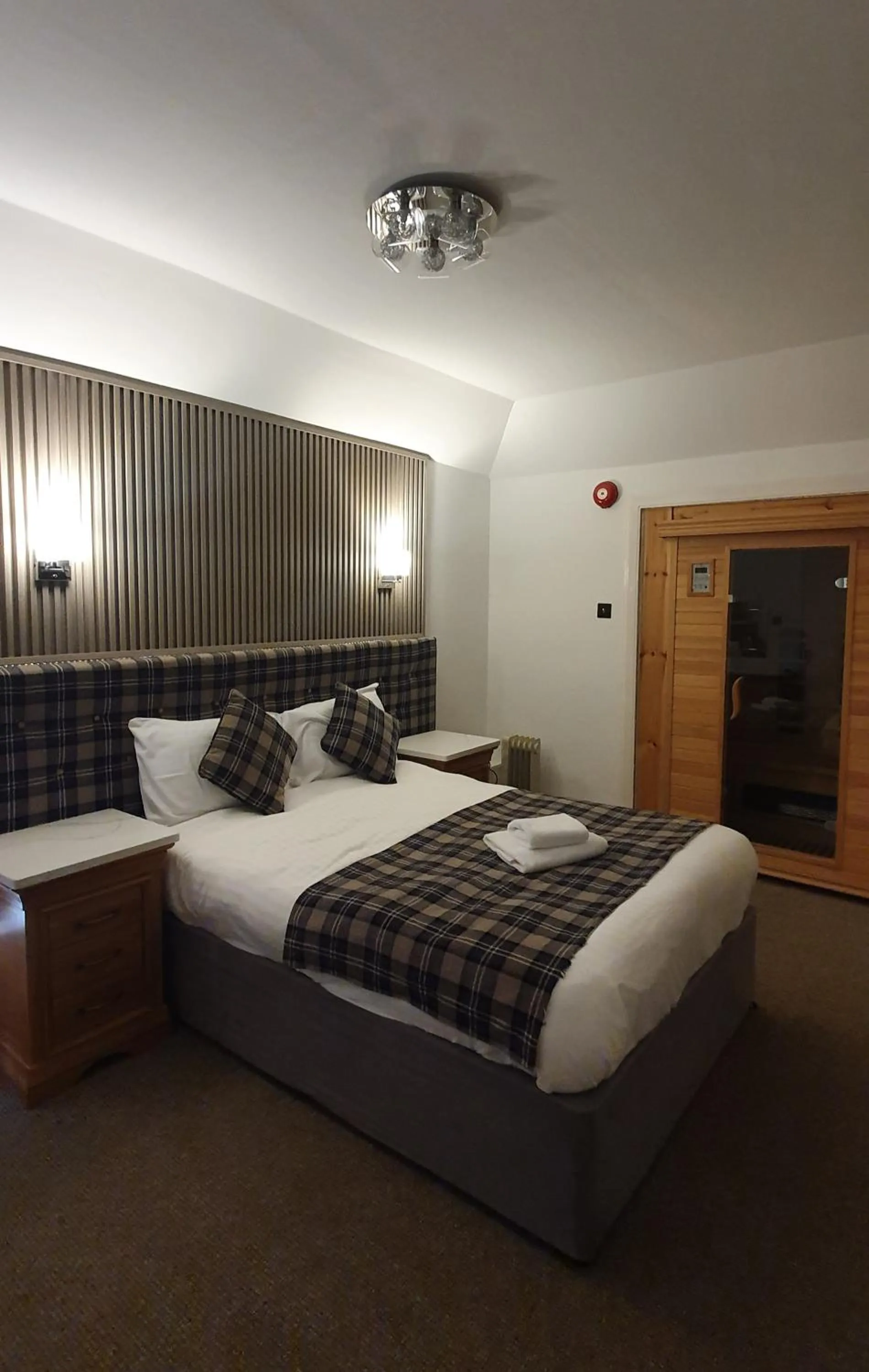 Bedroom, Bed in The Grey Gull Hotel