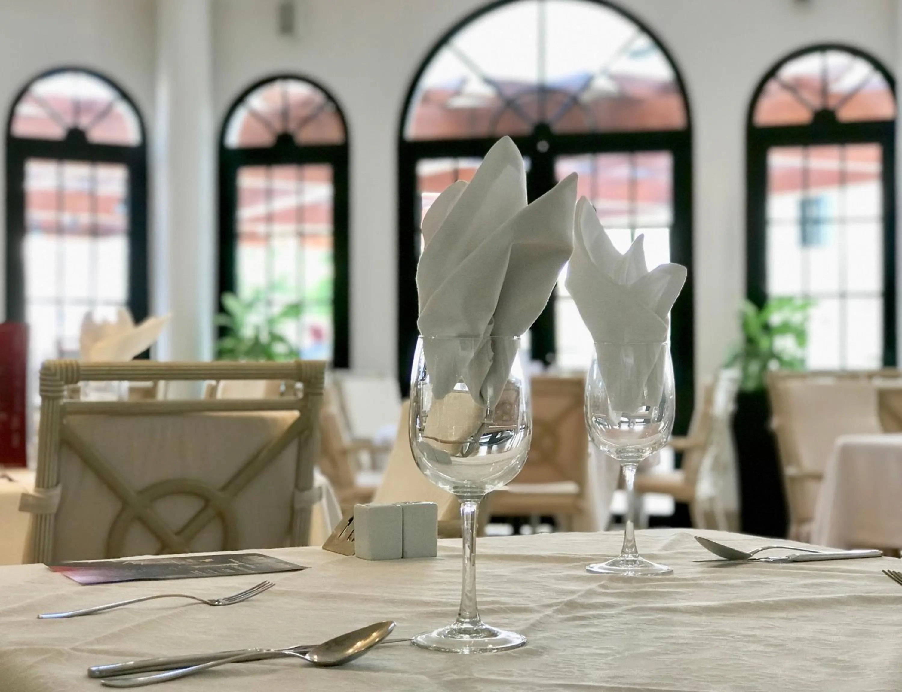 Property building in Ona Hollywood Mirage