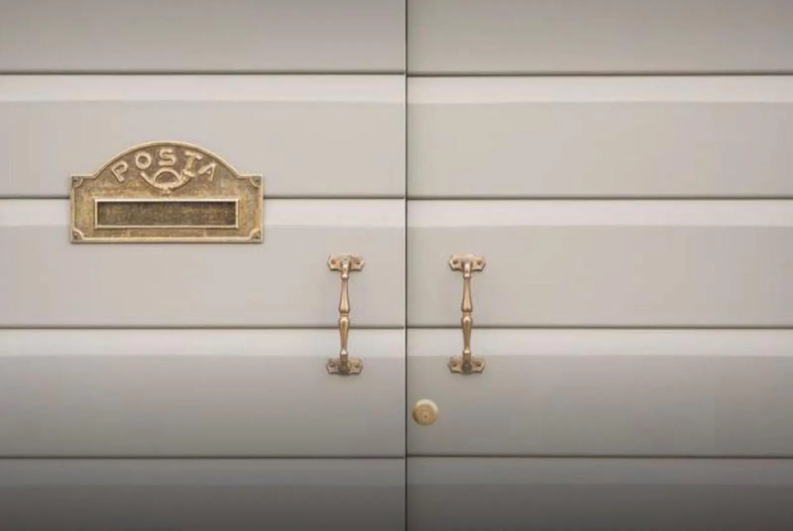 Property building in Accademia 21