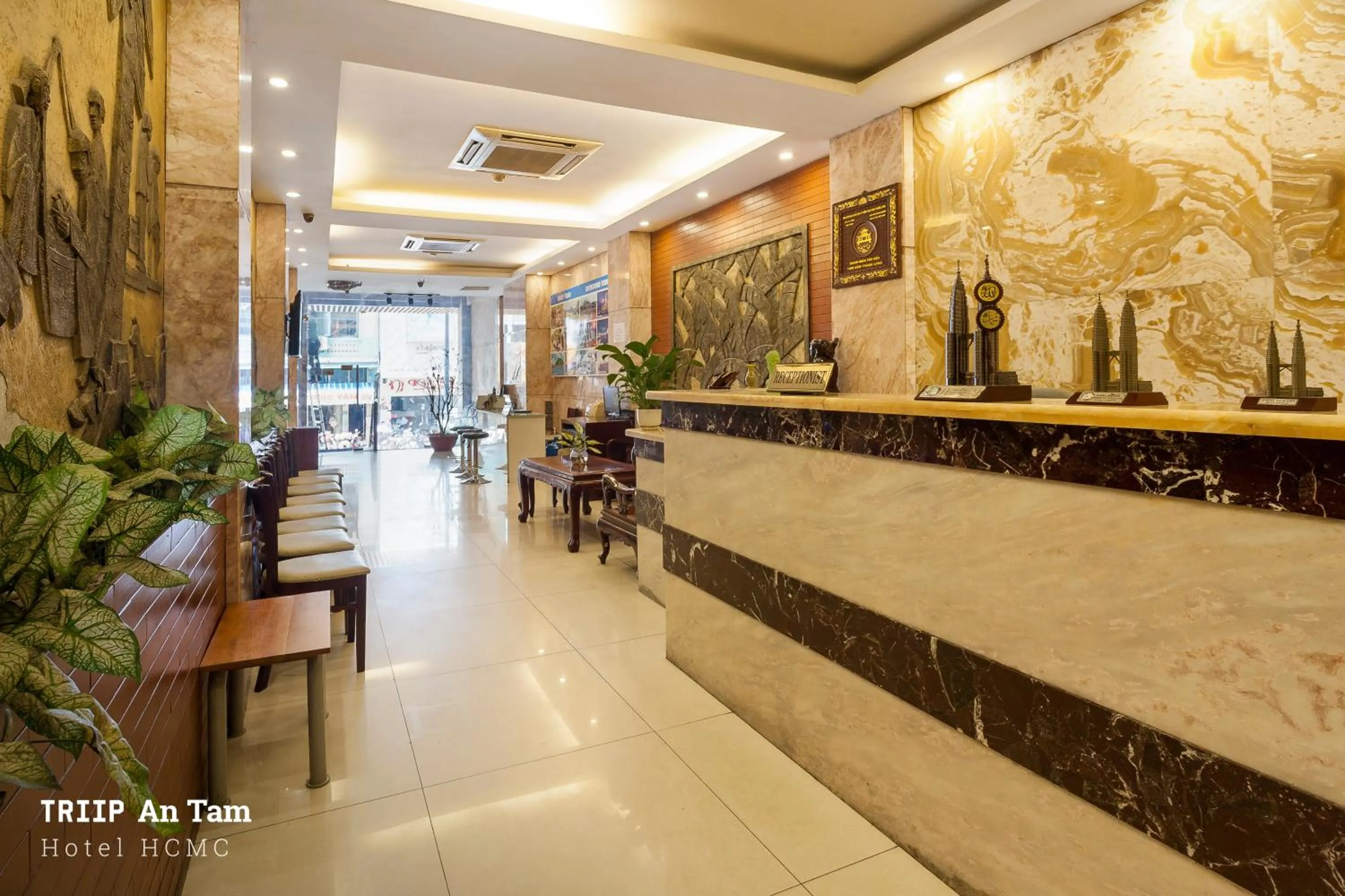 Restaurant/places to eat in Mays Hotel- Ben Thanh