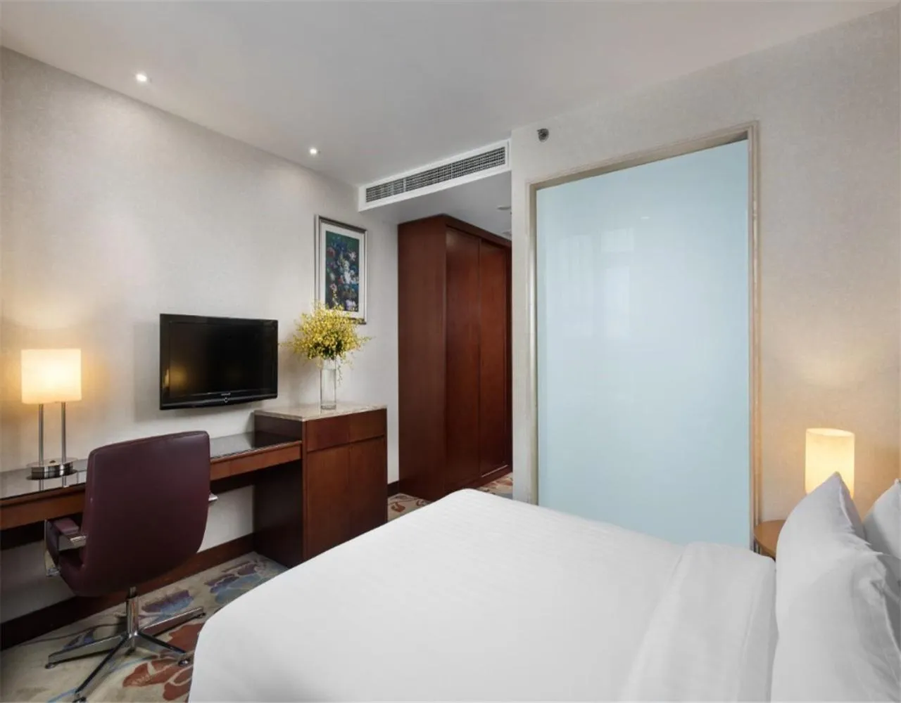 Bed in Ramada by Wyndham Beijing Airport