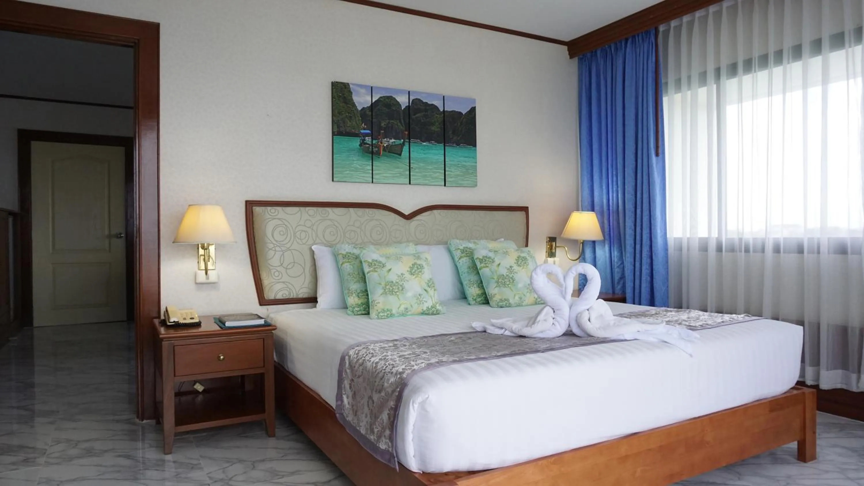 Bed in Wattana Park Hotel