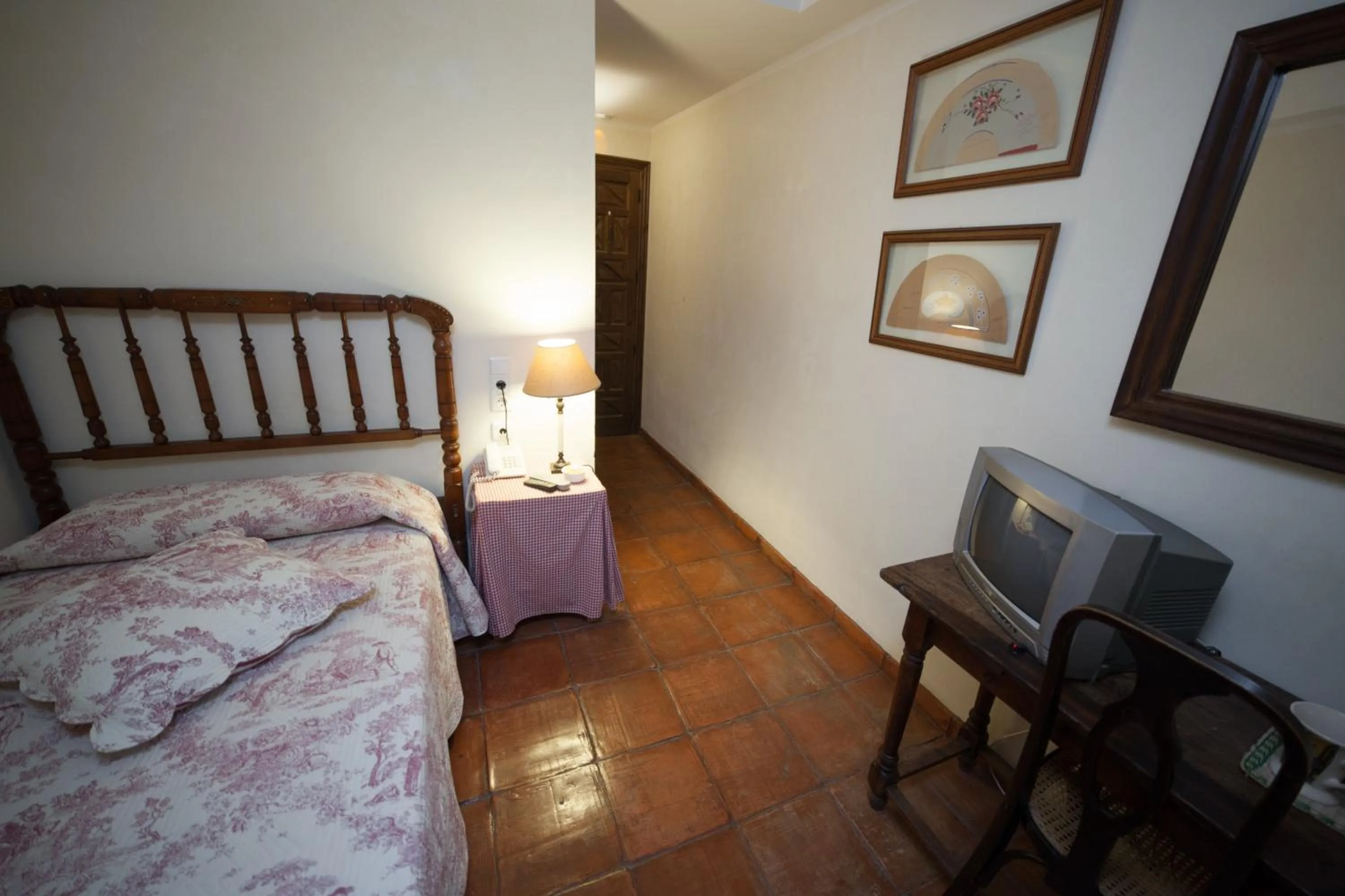 Photo of the whole room, Bed in Hotel Restaurante Doña Anita
