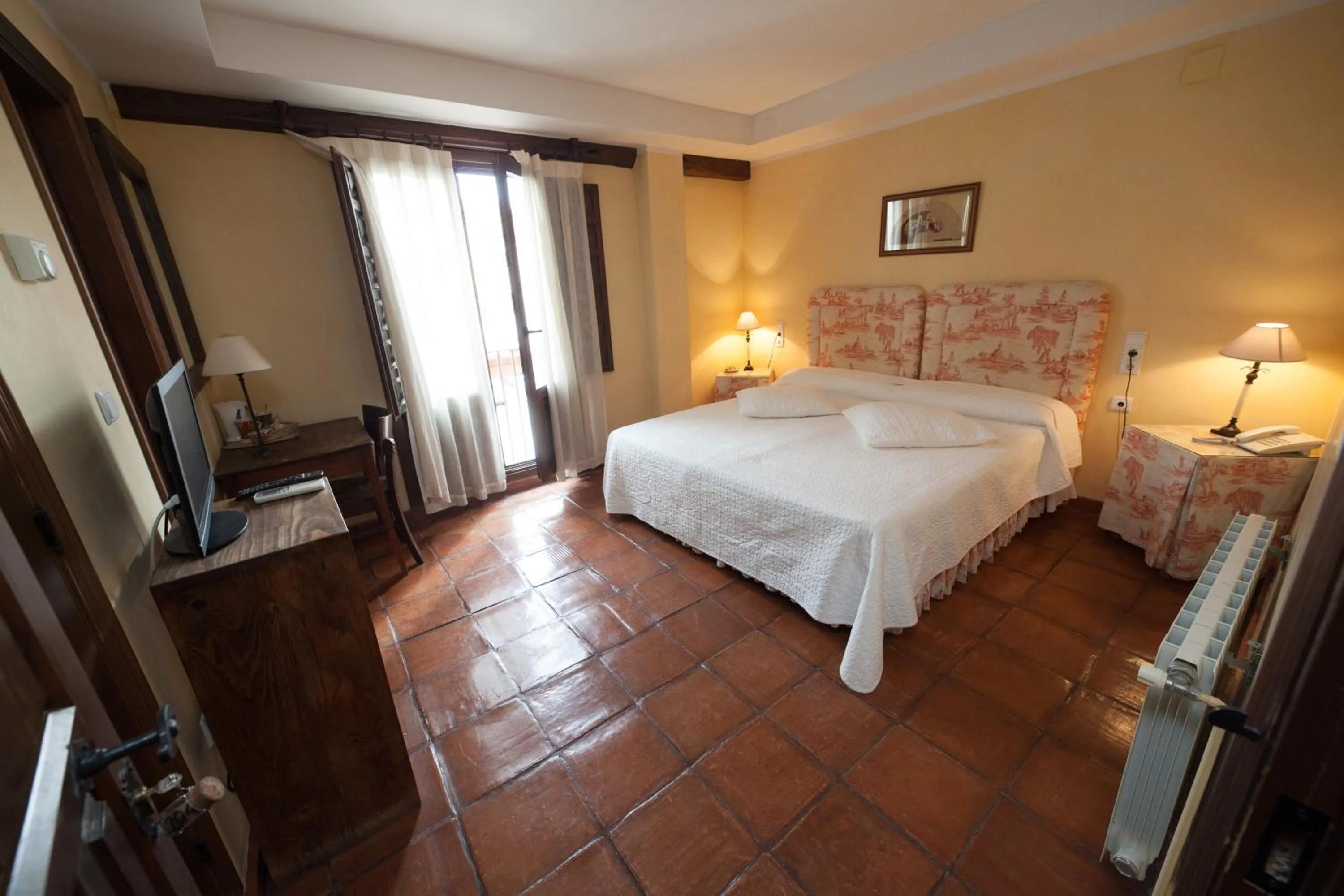 Bed in Hotel Restaurante Doña Anita