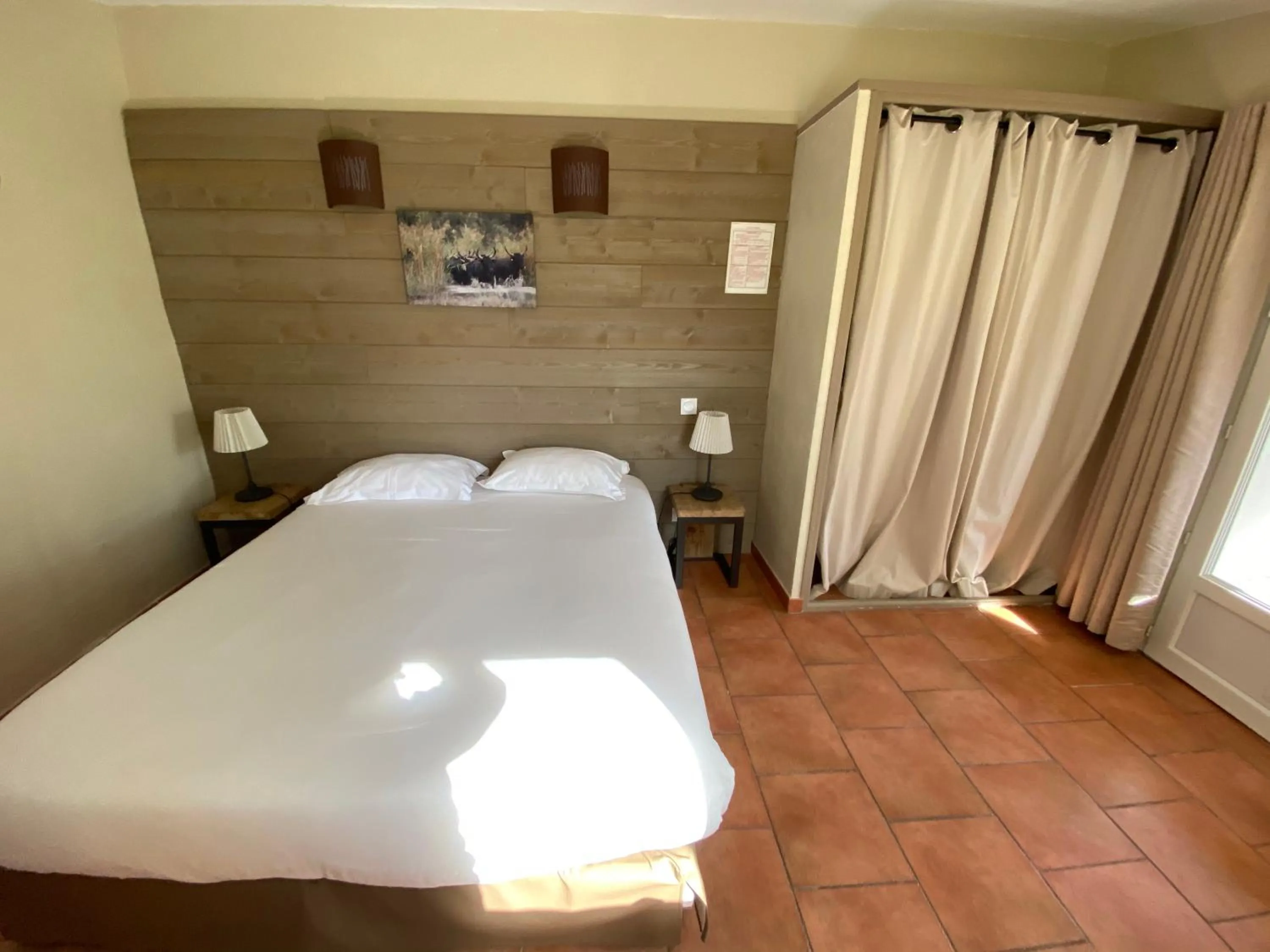 Bed in Mas Des Salicornes