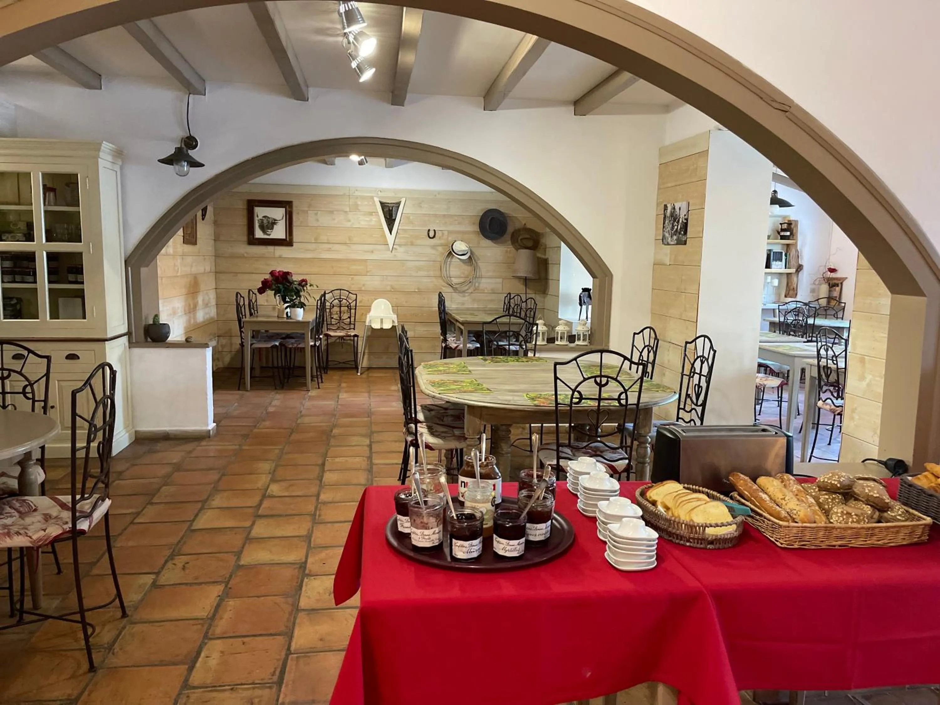 Breakfast in Mas Des Salicornes