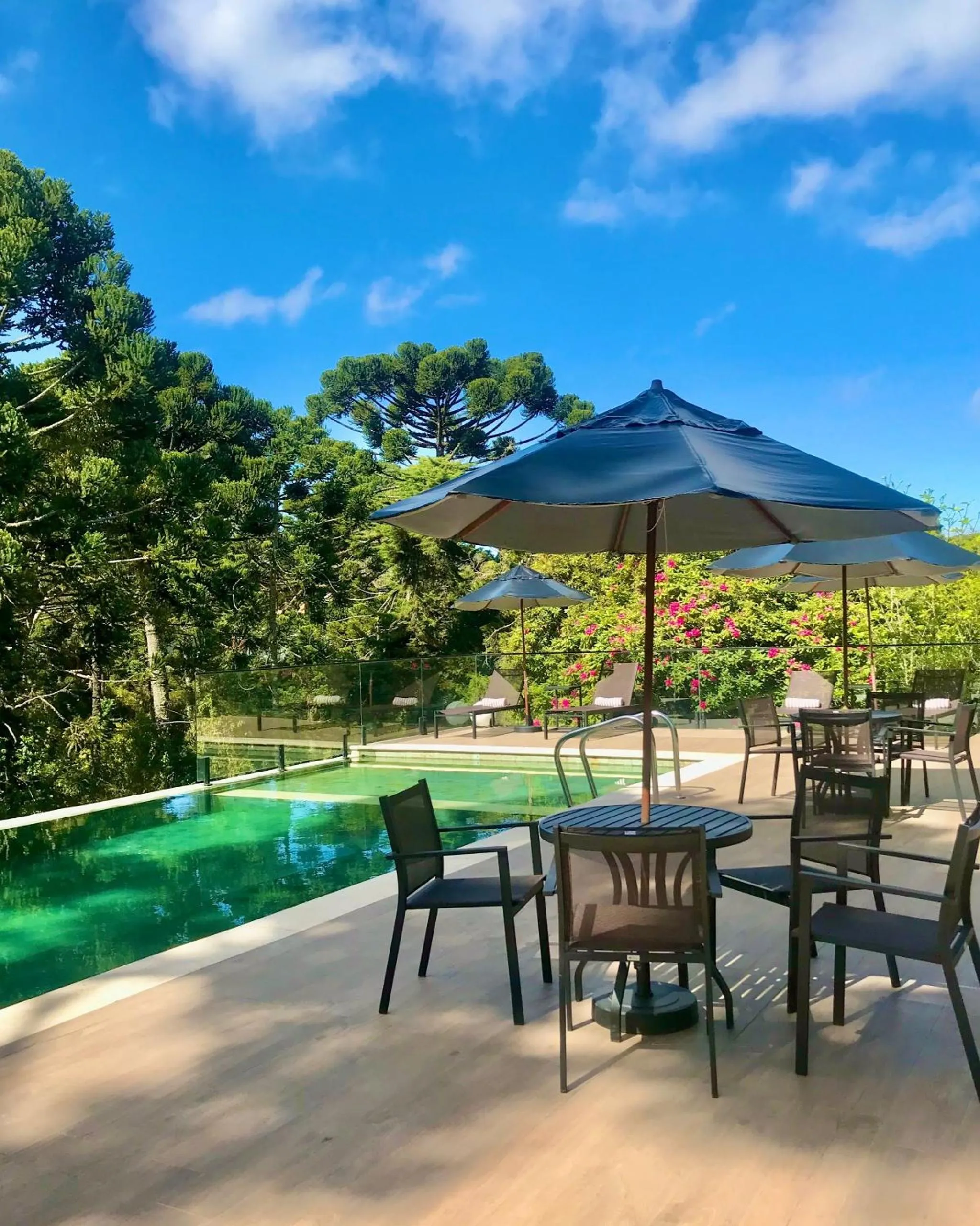 Pool view in Hotel Boutique QUEBRA-NOZ