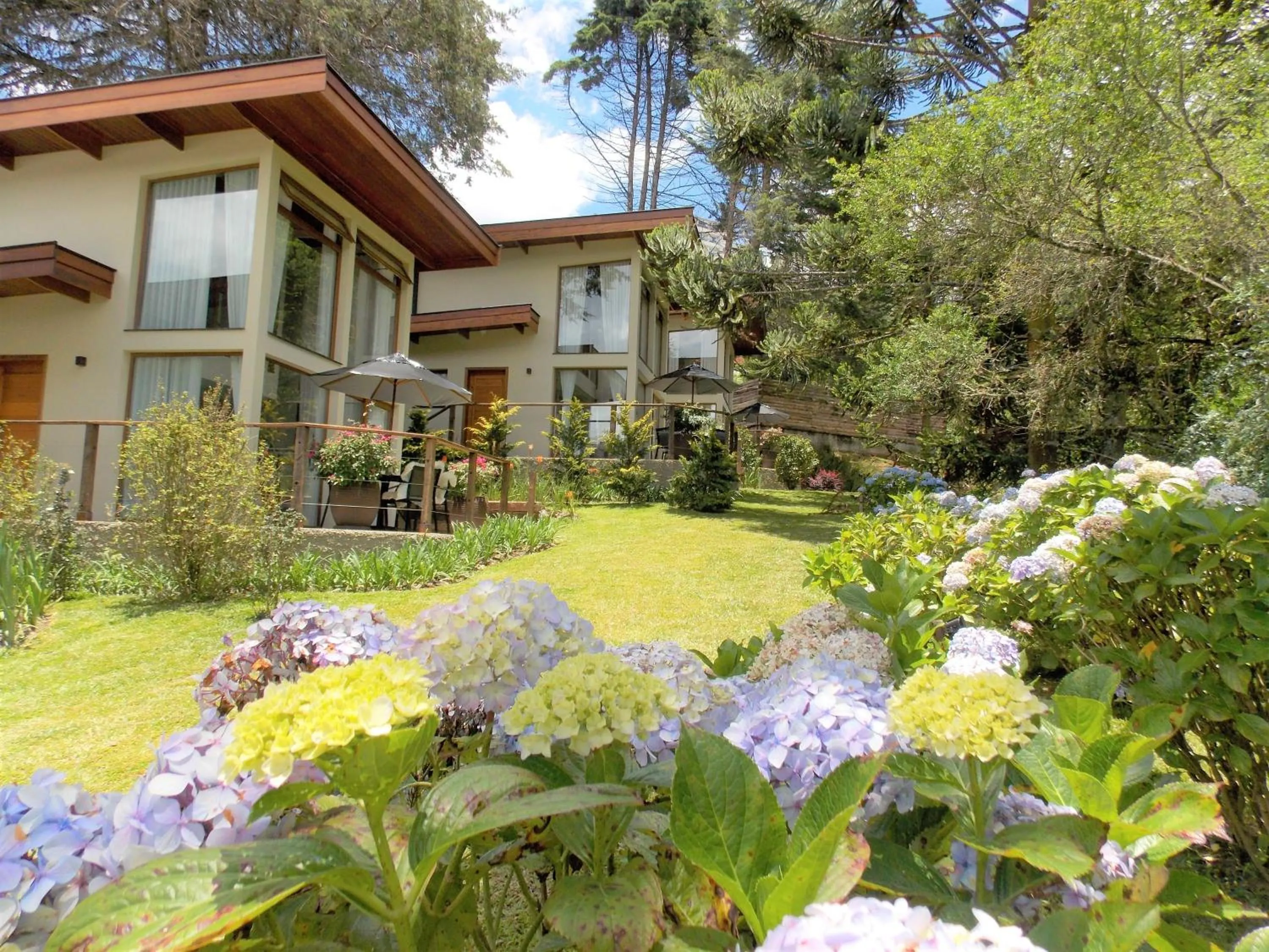 Garden view in Hotel Boutique QUEBRA-NOZ