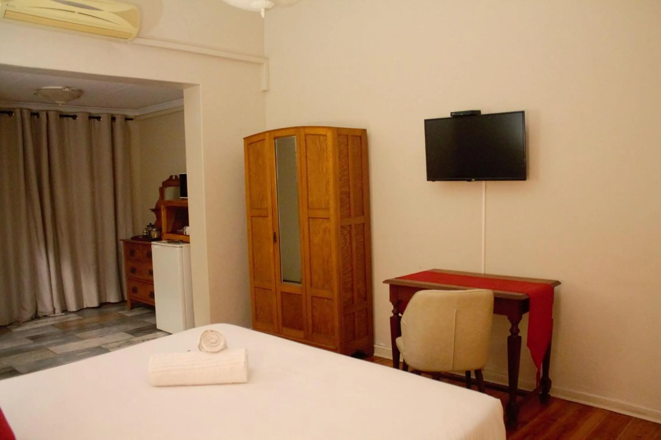 Bedroom, Bed in Lockerbie Lodge