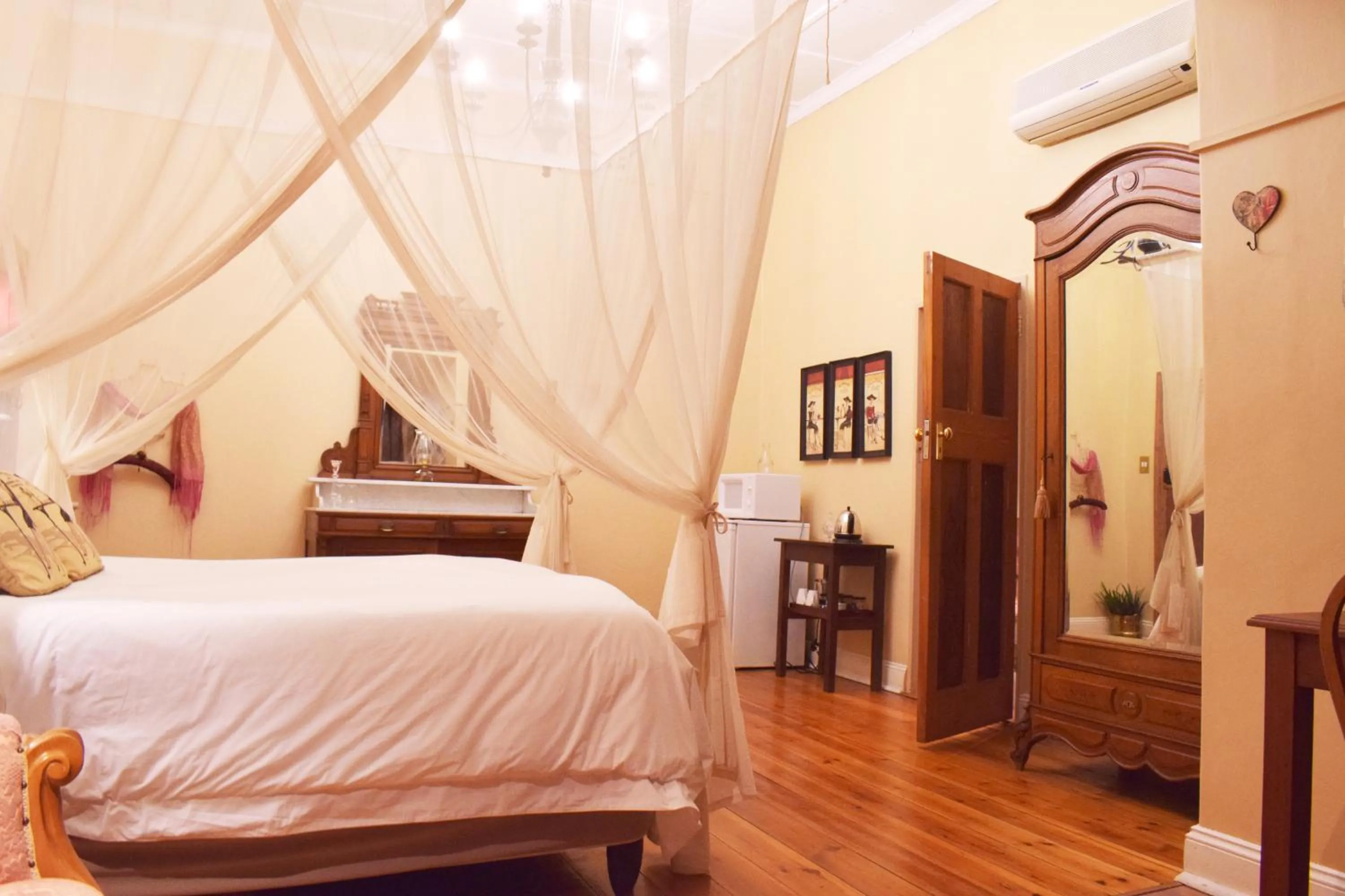 Bed in Lockerbie Lodge