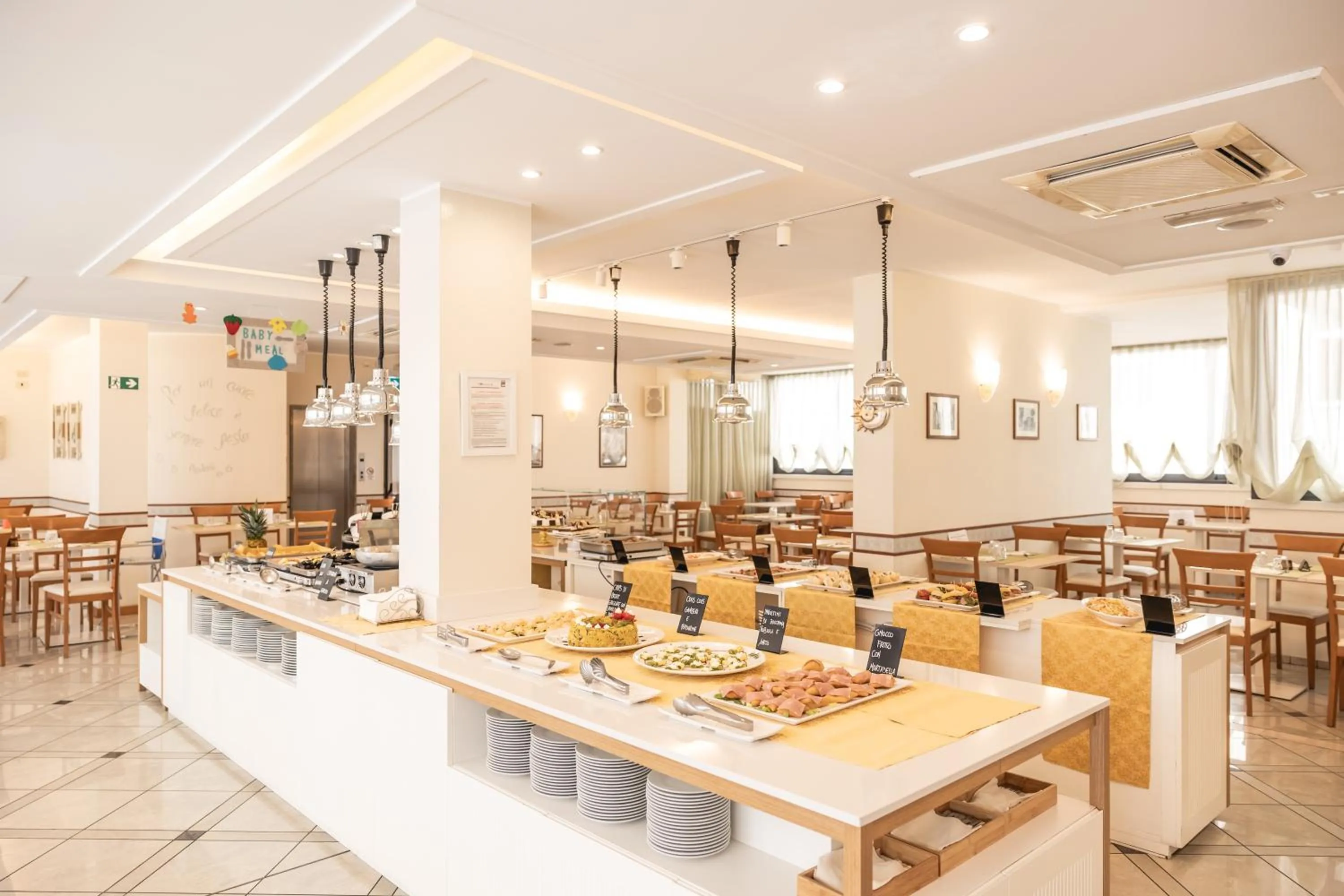 Restaurant/places to eat in Hotel Principe