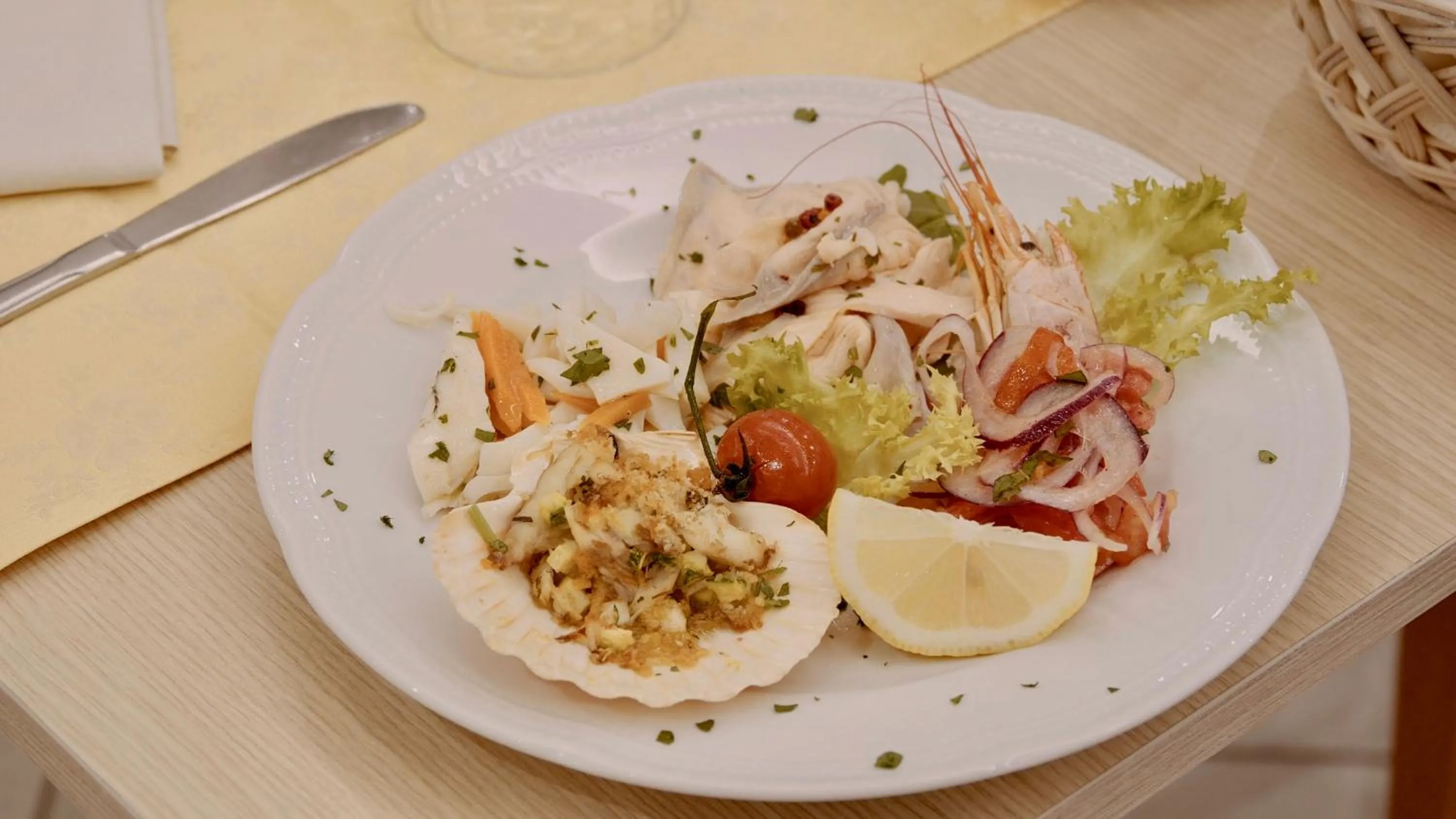 Restaurant/places to eat in Hotel Principe