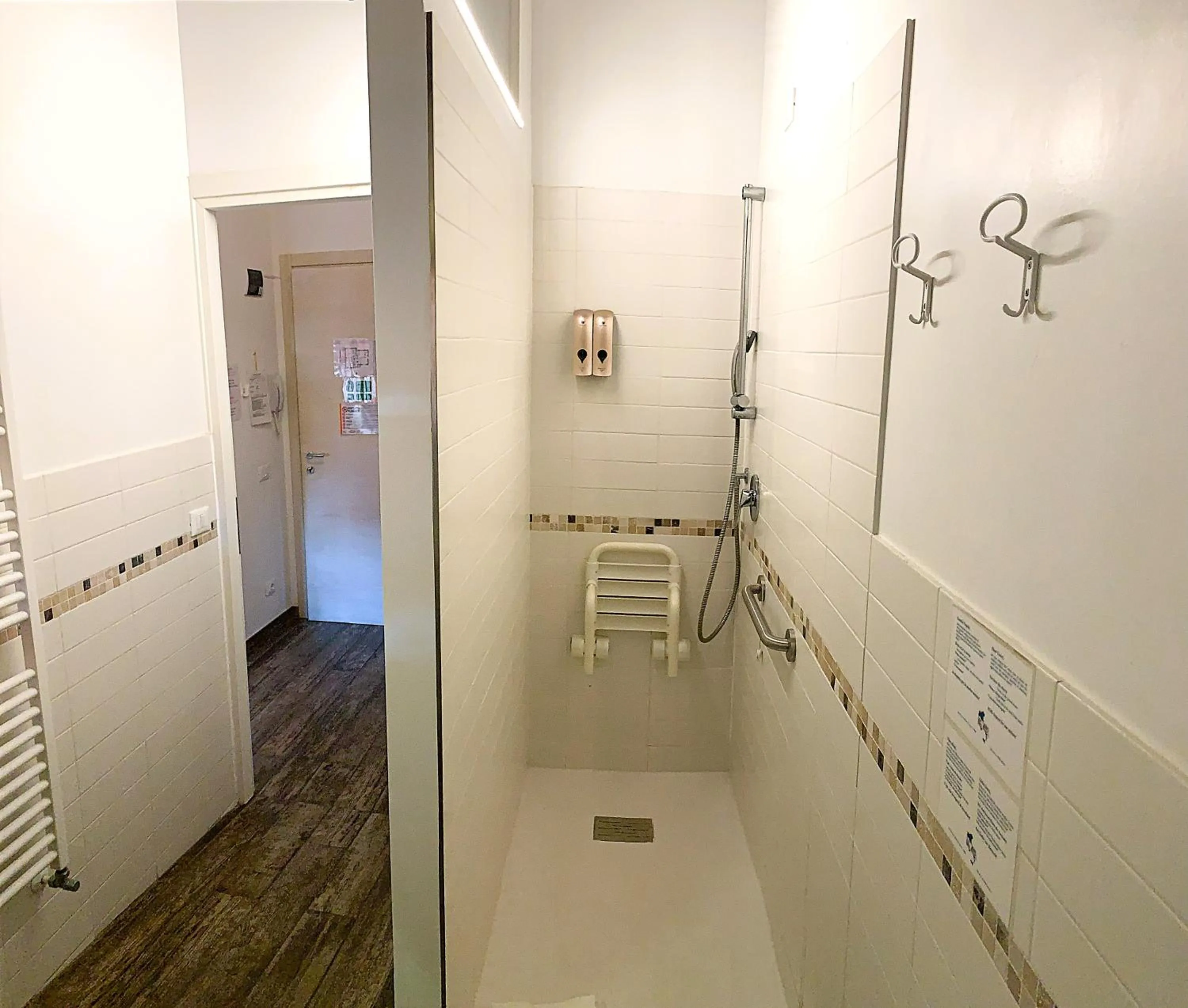 Shower in Villa ai Tigli Venice Airport Rooms Keyless&Self Check in