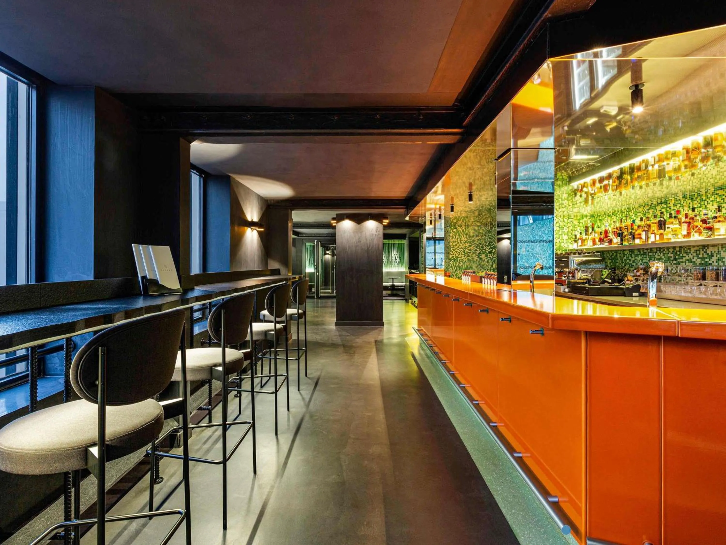 Restaurant/places to eat in Pullman Paris Montparnasse