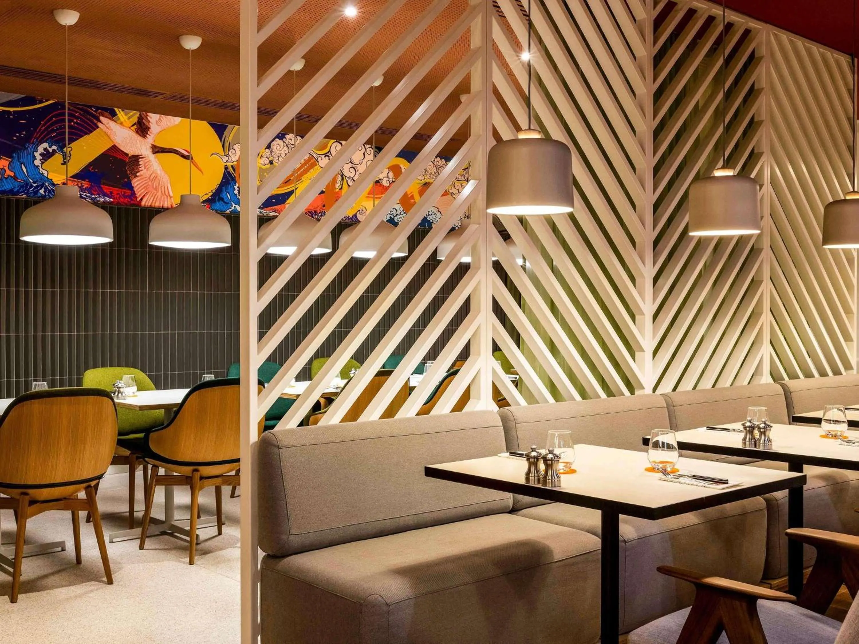 Restaurant/places to eat in Pullman Paris Montparnasse