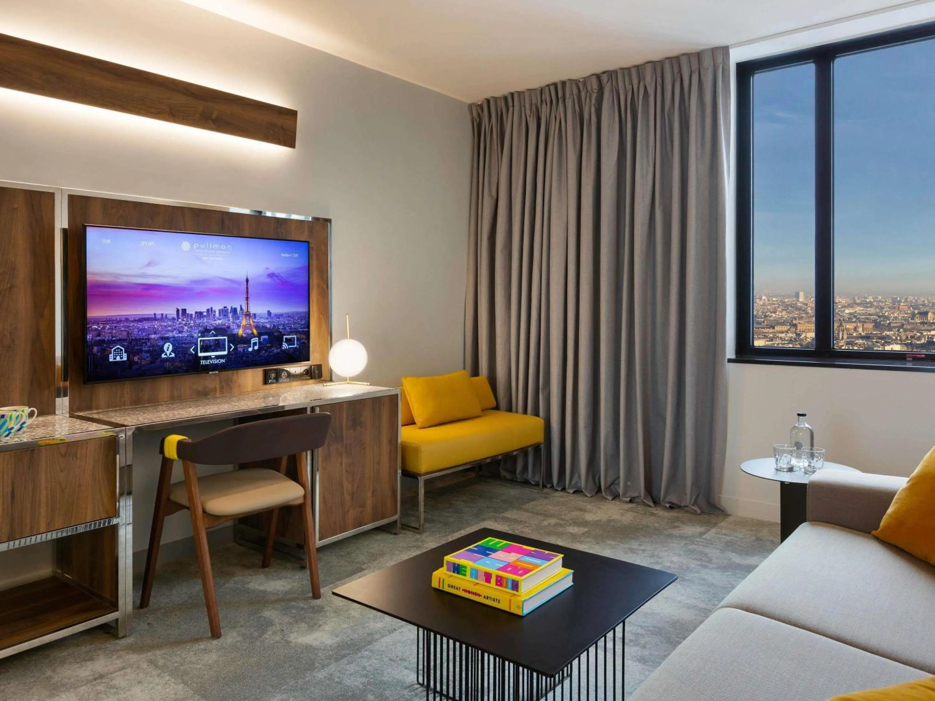 Bedroom in Pullman Paris Montparnasse