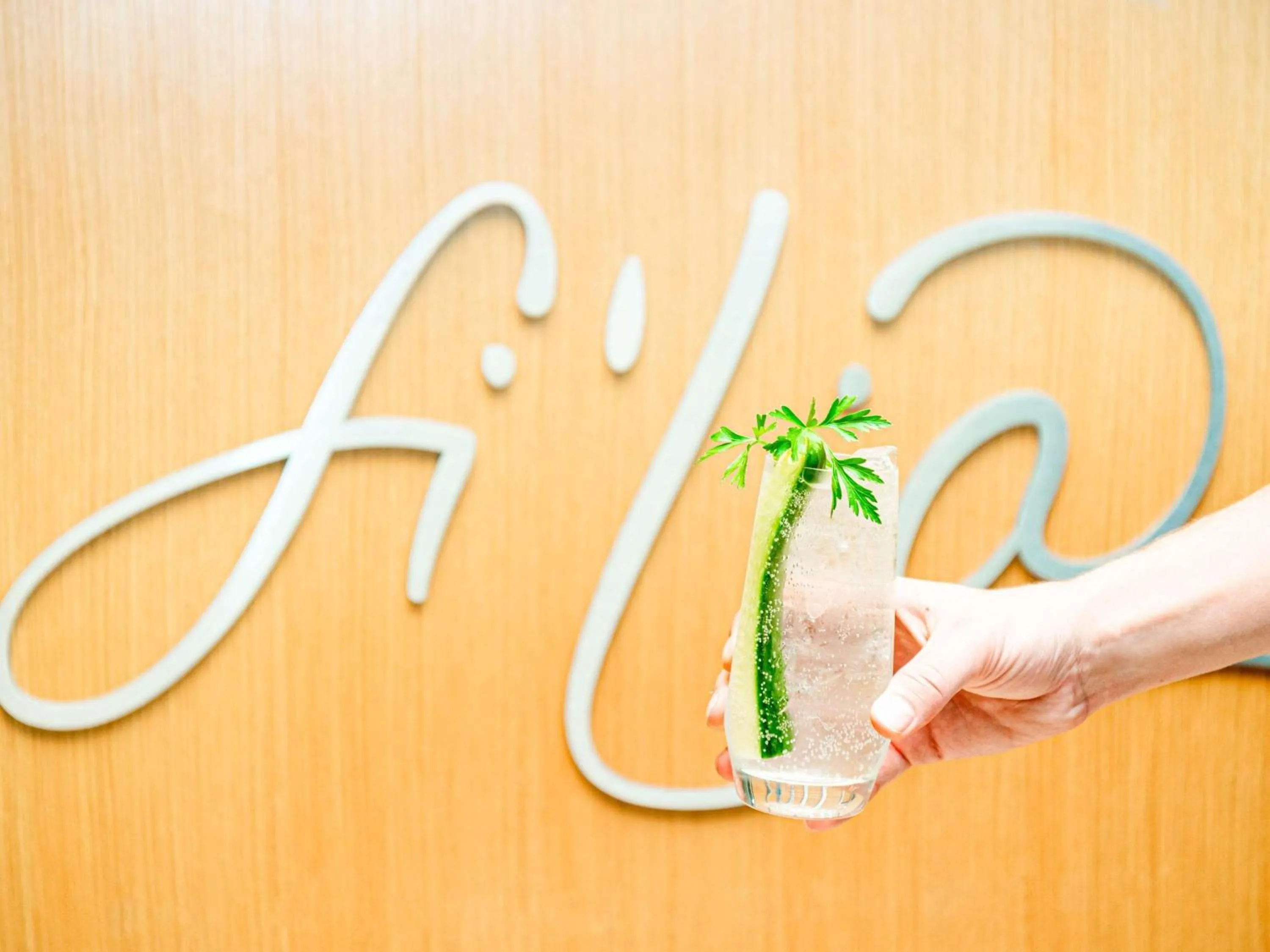 Restaurant/places to eat in Pullman Paris Montparnasse