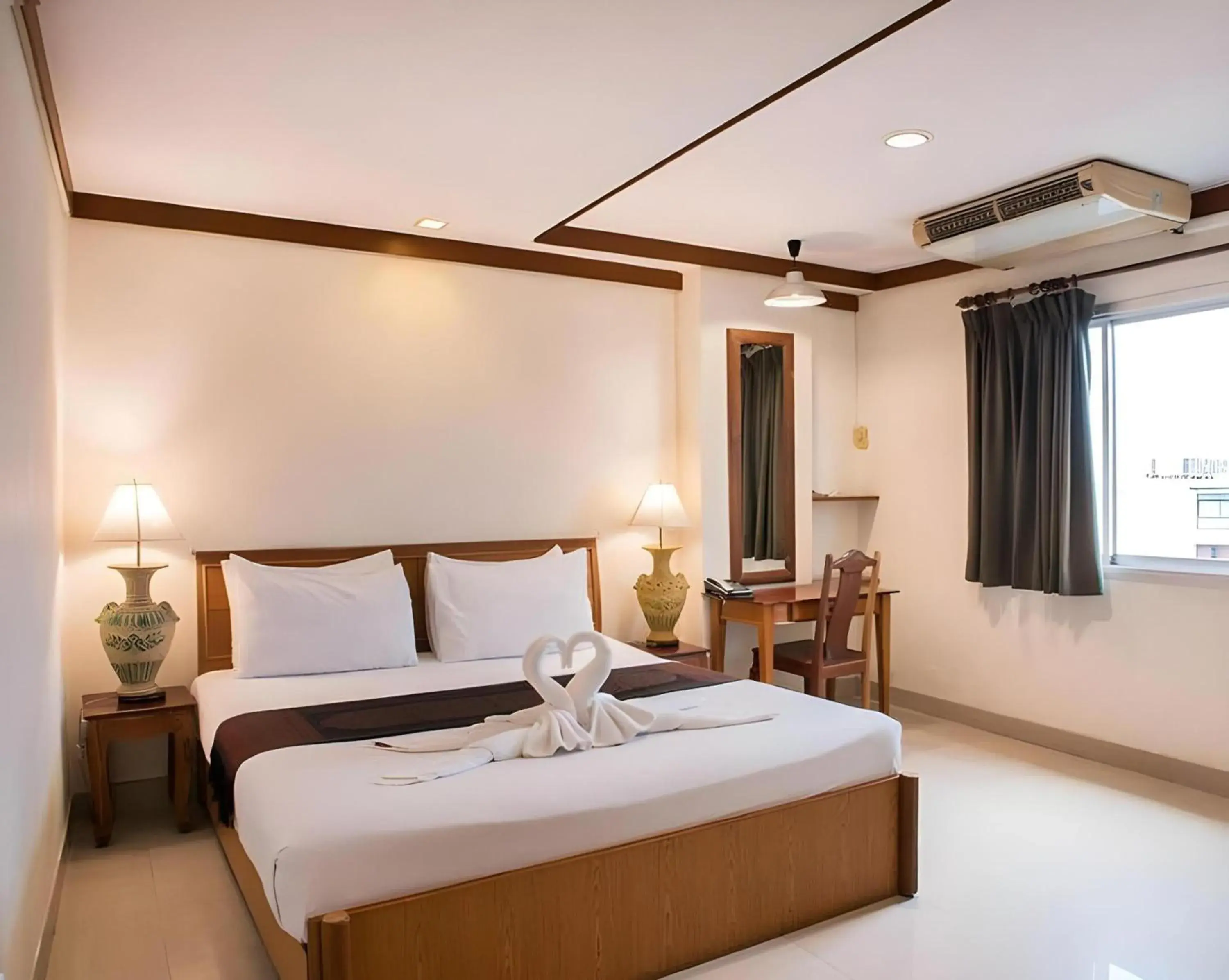 Deluxe King Room in Collection O Howard Square Boutique Hotel Deluxe King Room in Collection O Howard Square Boutique Hotel