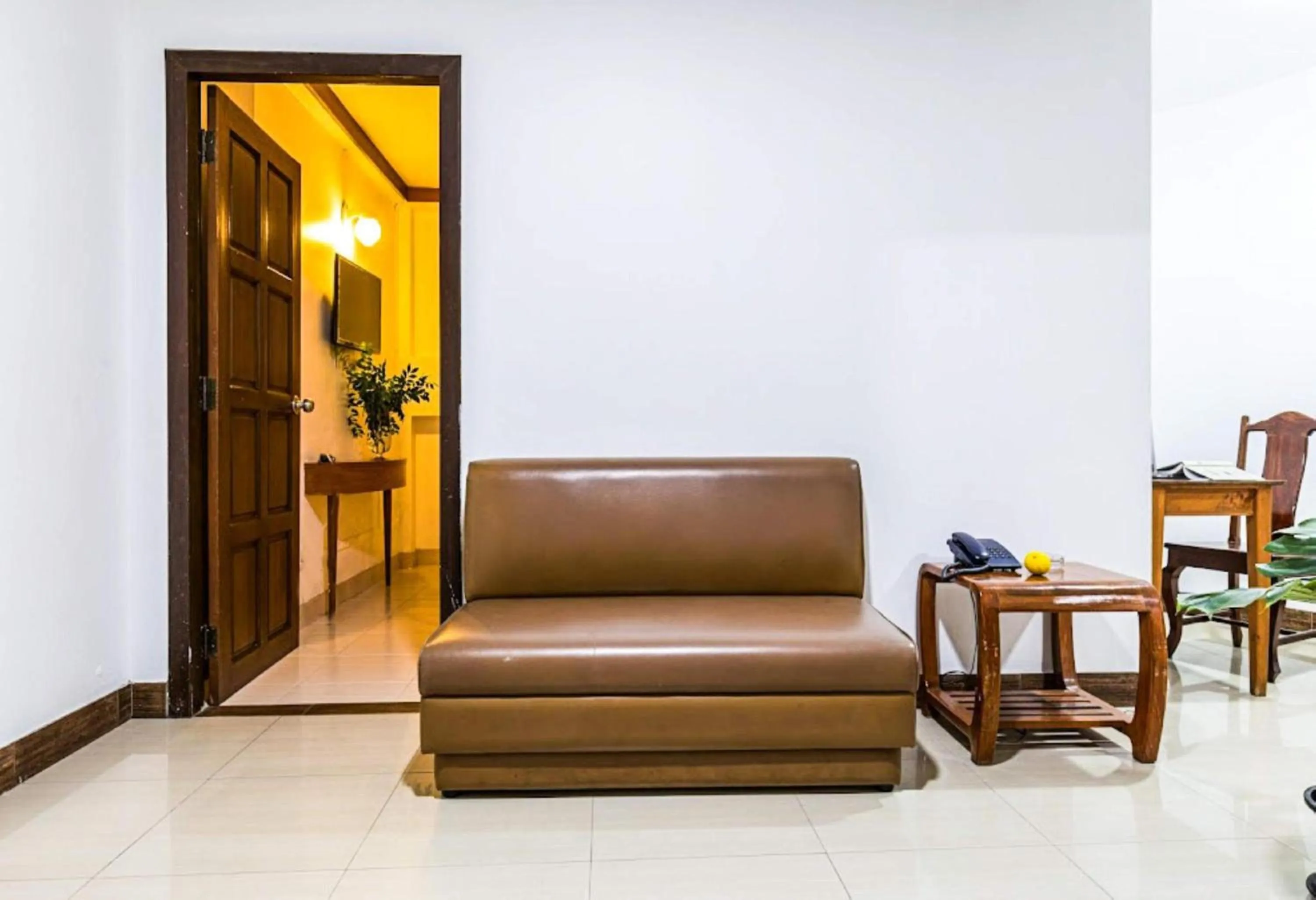 Seating area in Collection O Howard Square Boutique Hotel