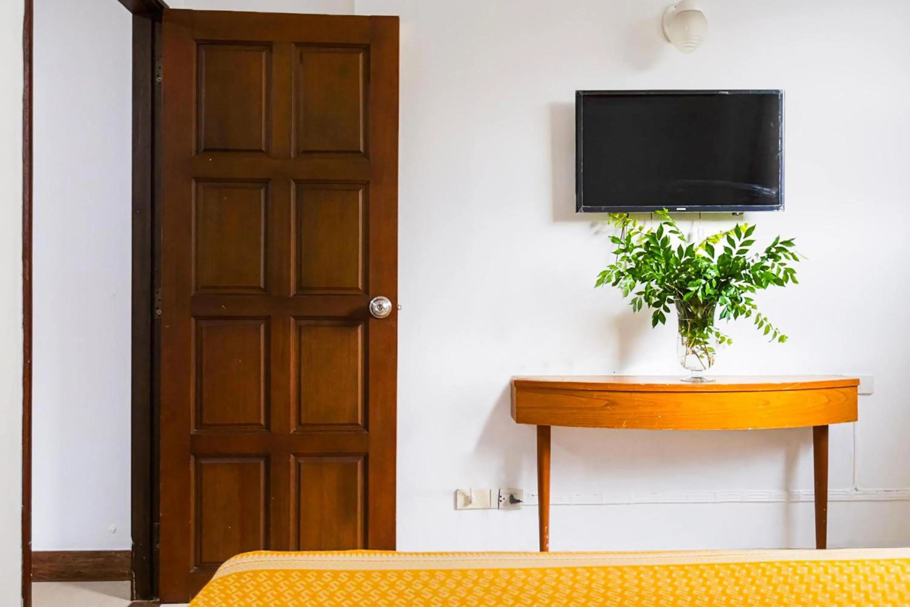Bedroom in Collection O Howard Square Boutique Hotel