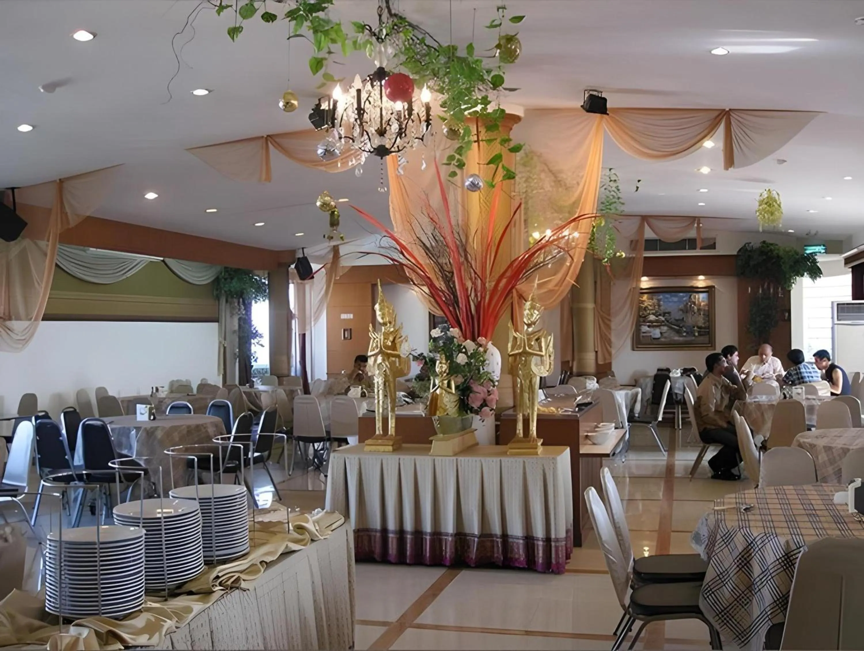 Restaurant/places to eat in Collection O Howard Square Boutique Hotel