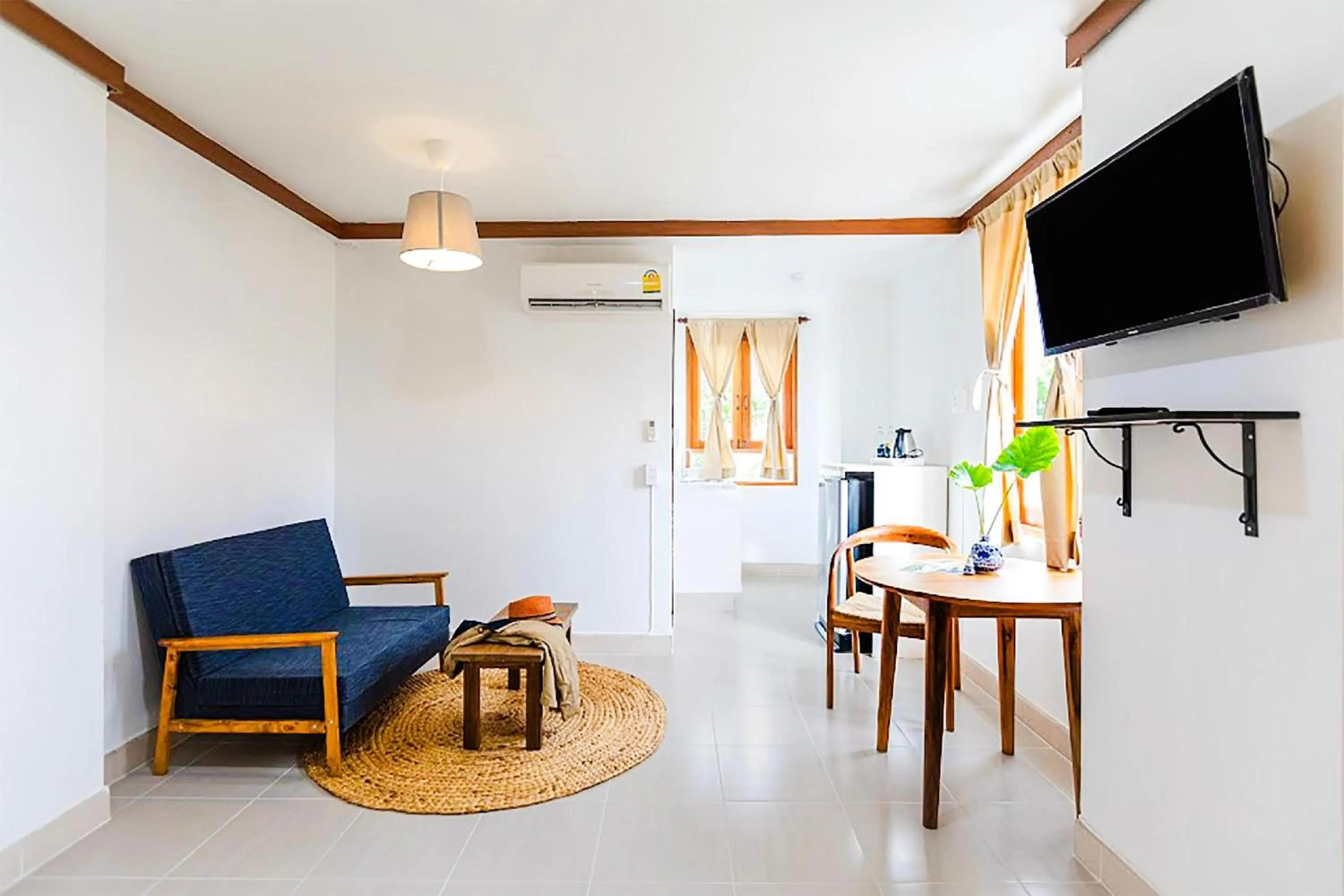 Seating area in Collection O Howard Square Boutique Hotel