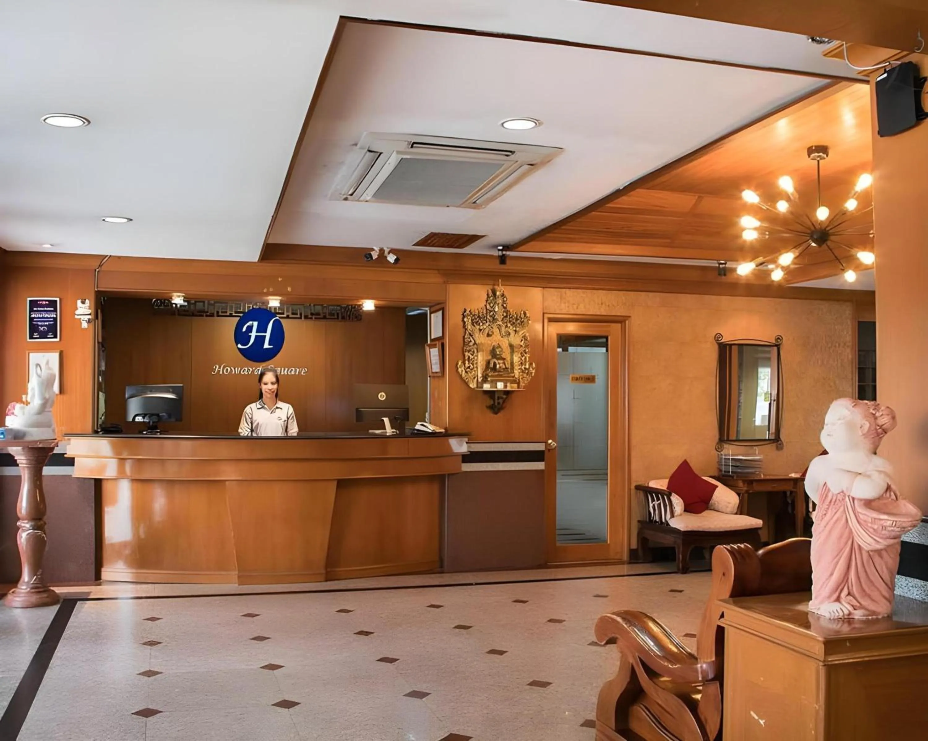 Lobby or reception in Collection O Howard Square Boutique Hotel