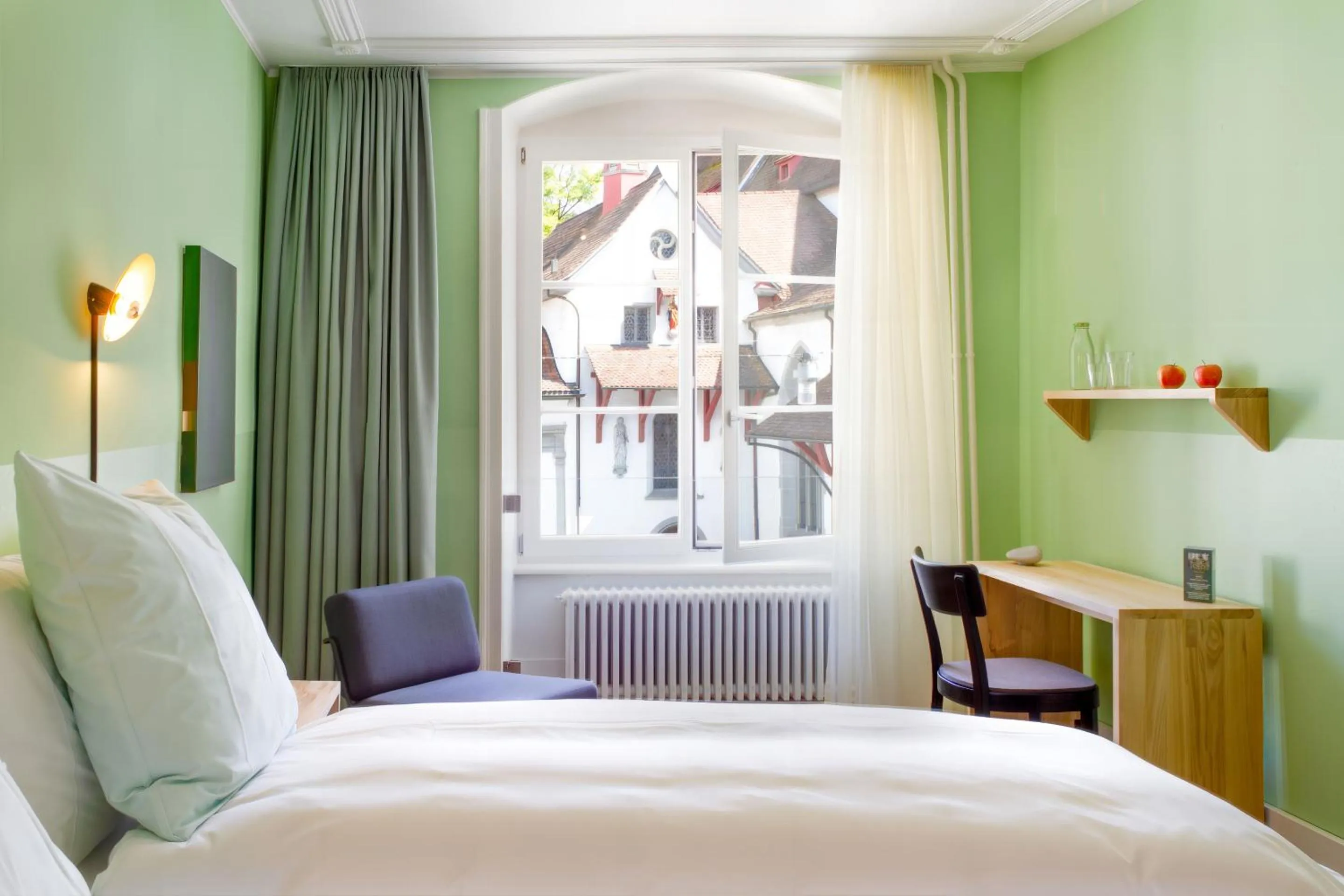 Bed in Hotel Schlüssel