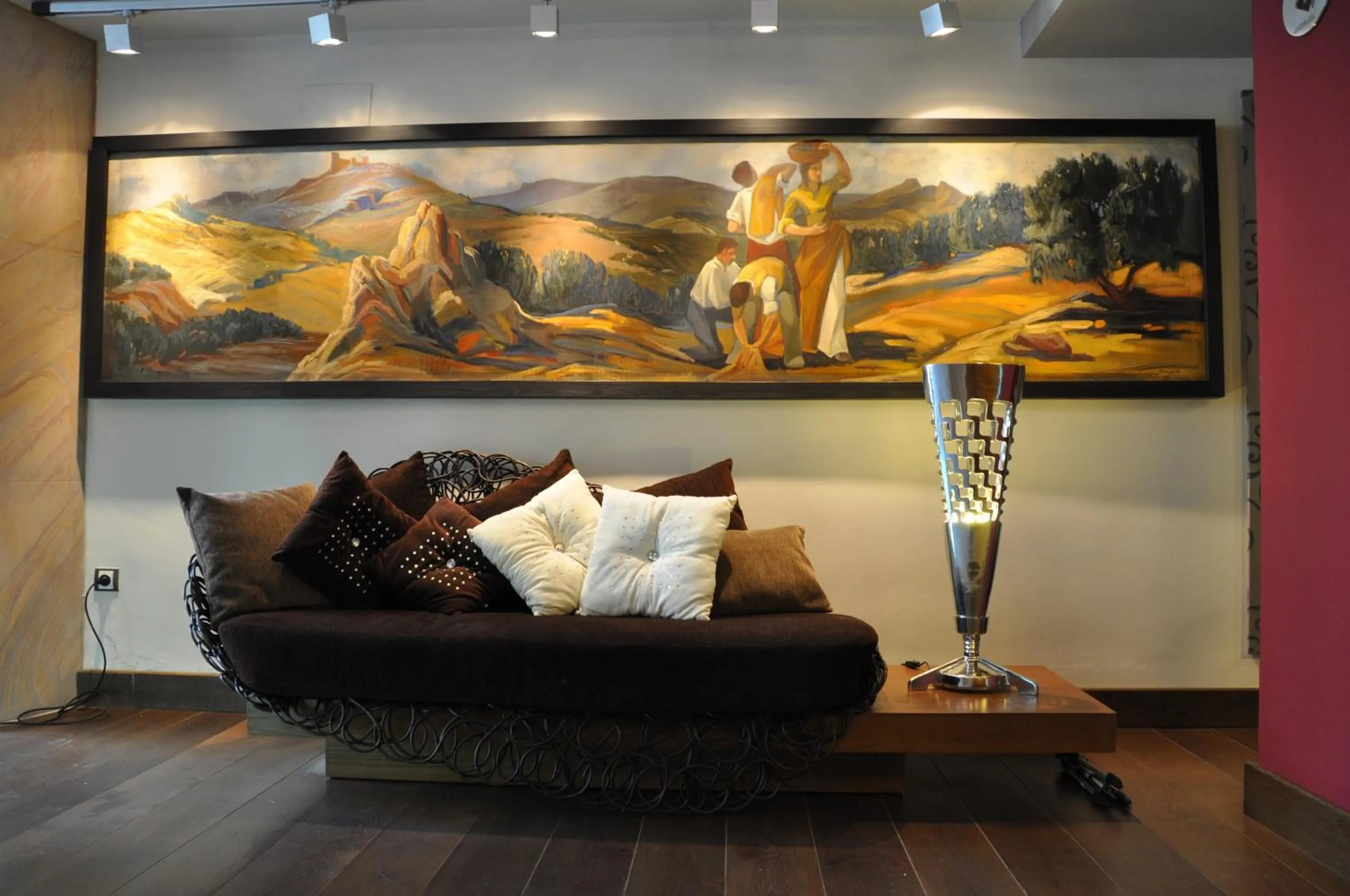 Lounge or bar in HOTEL XAUEN en pleno centro con acceso autorizado y a 100m de la Catedral