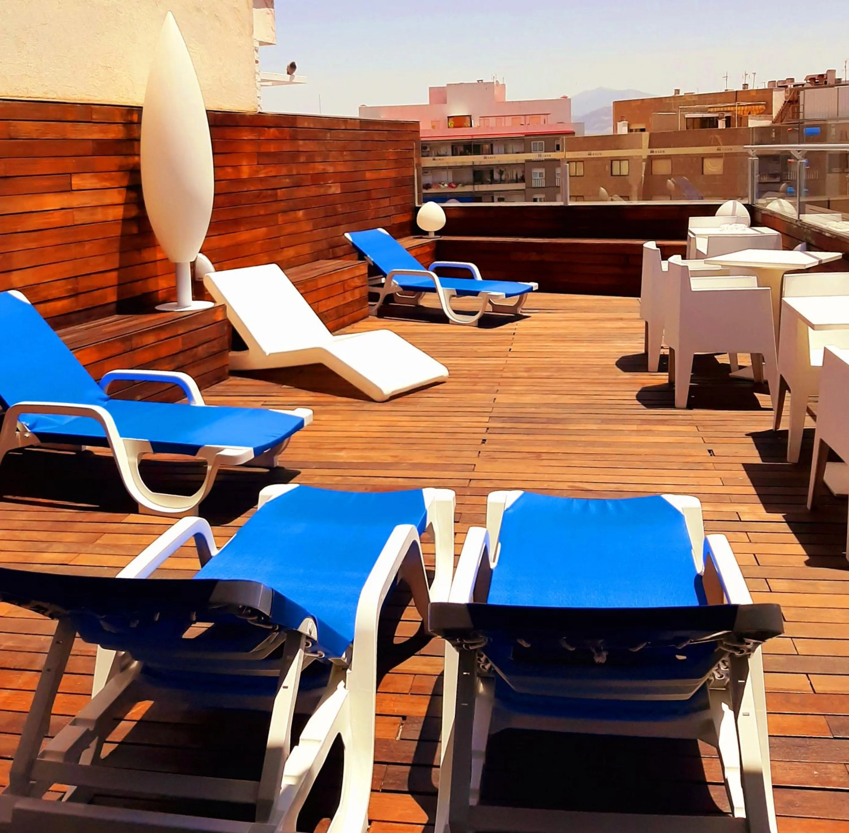 Area and facilities in HOTEL XAUEN en pleno centro con acceso autorizado y a 100m de la Catedral