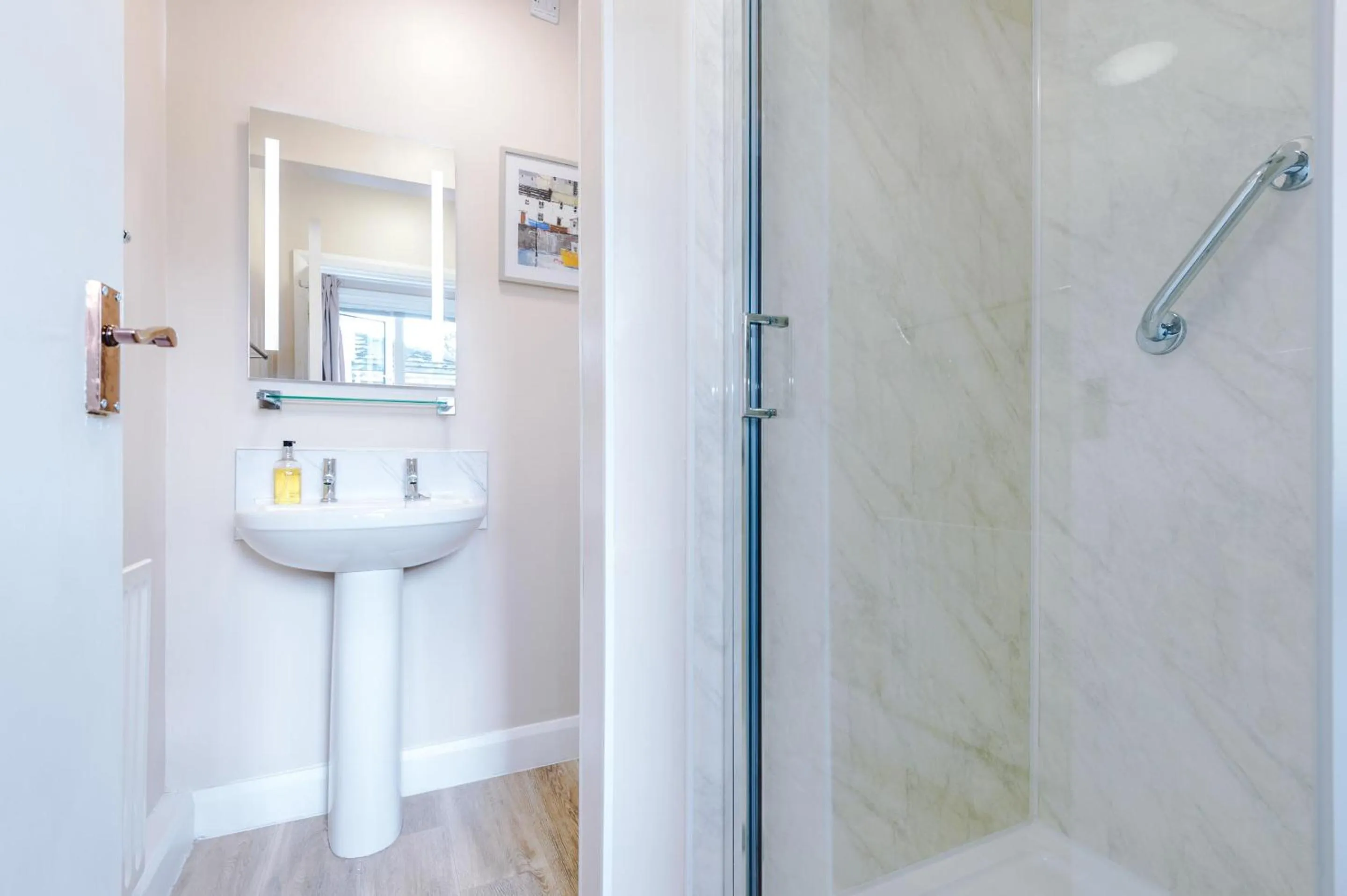 Bathroom in Holcombe Guest House
