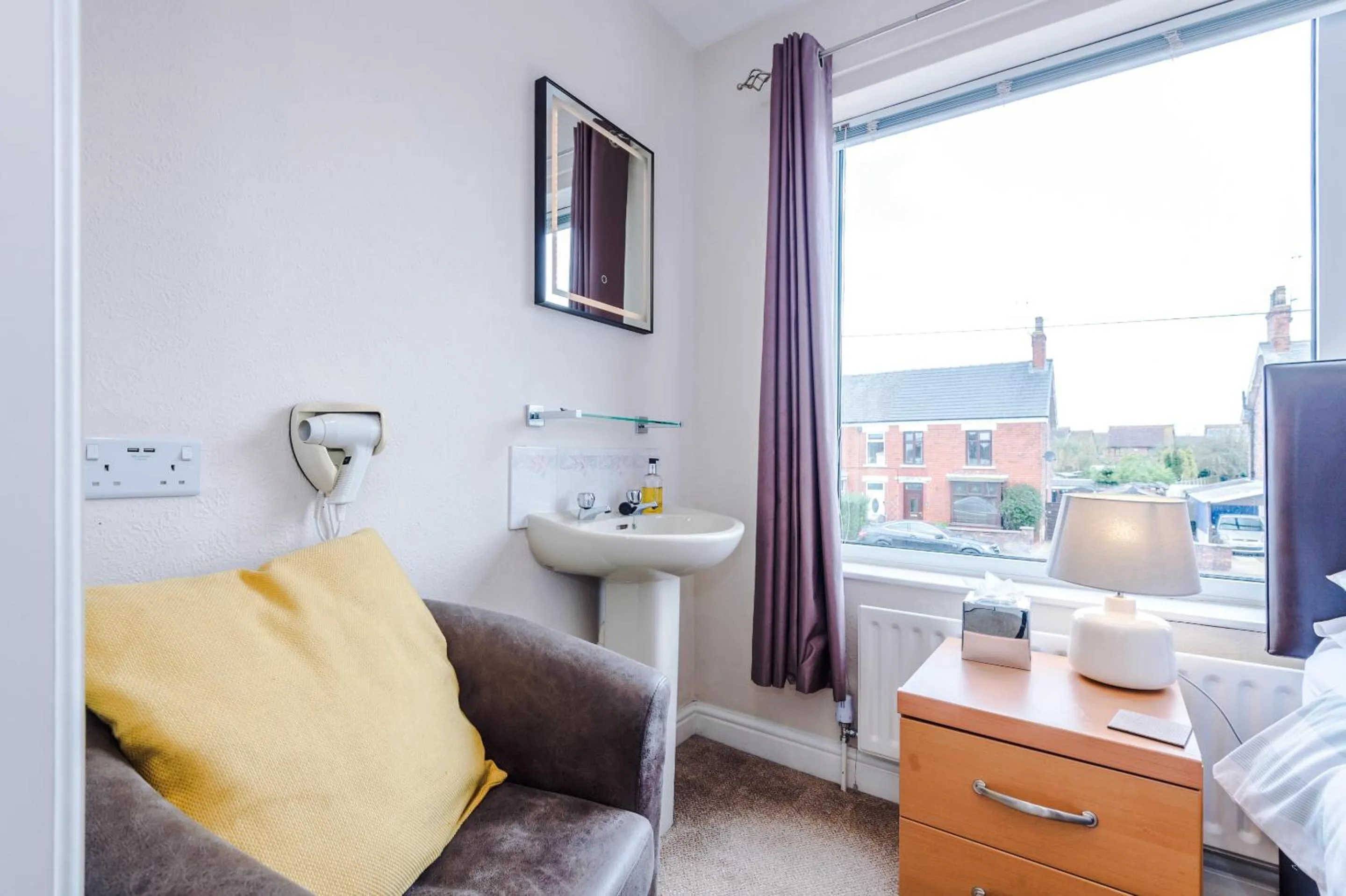 Bedroom in Holcombe Guest House