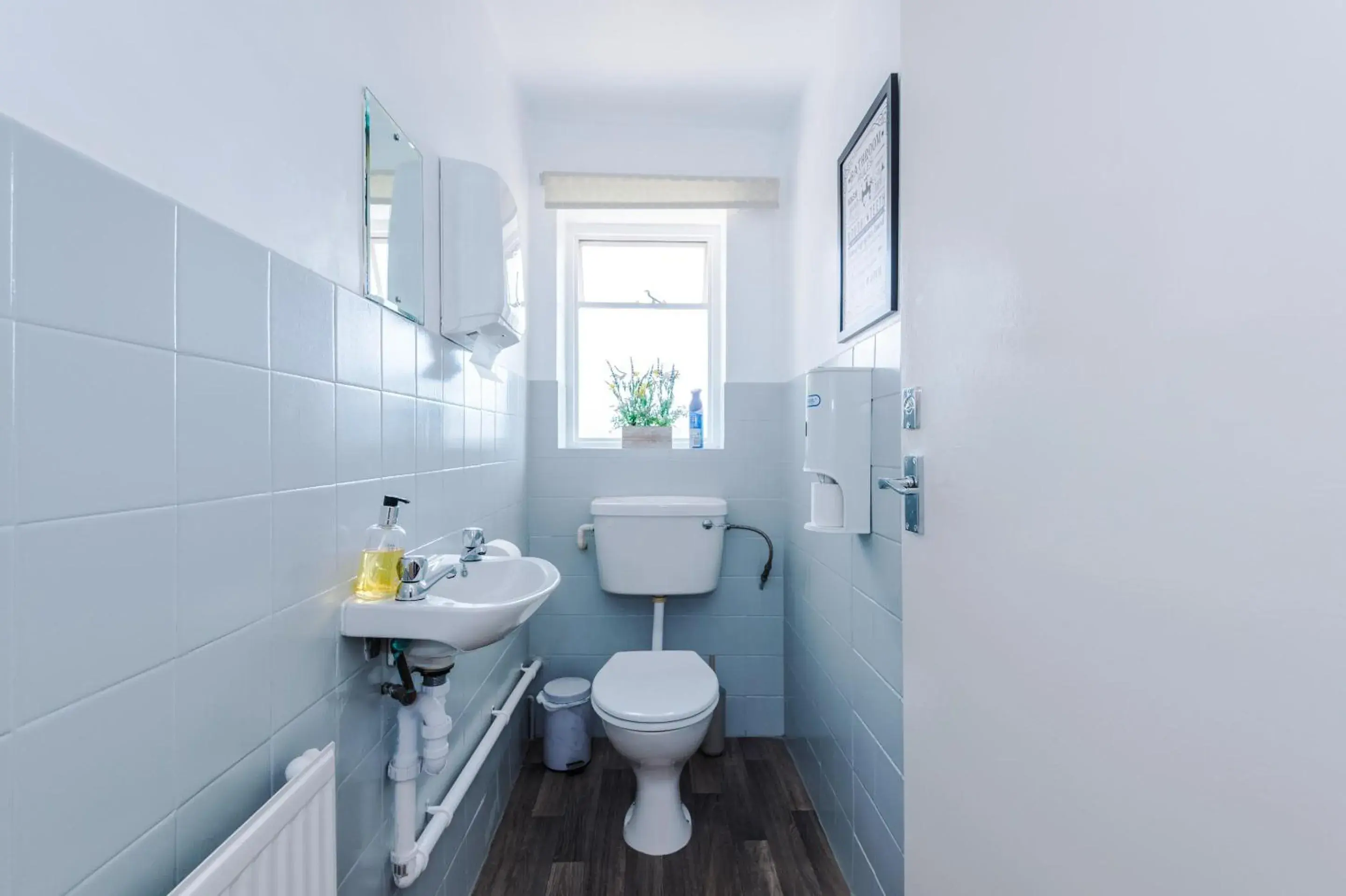 Twin Room with Shared Bathroom in Holcombe Guest House Twin Room with Shared Bathroom in Holcombe Guest House