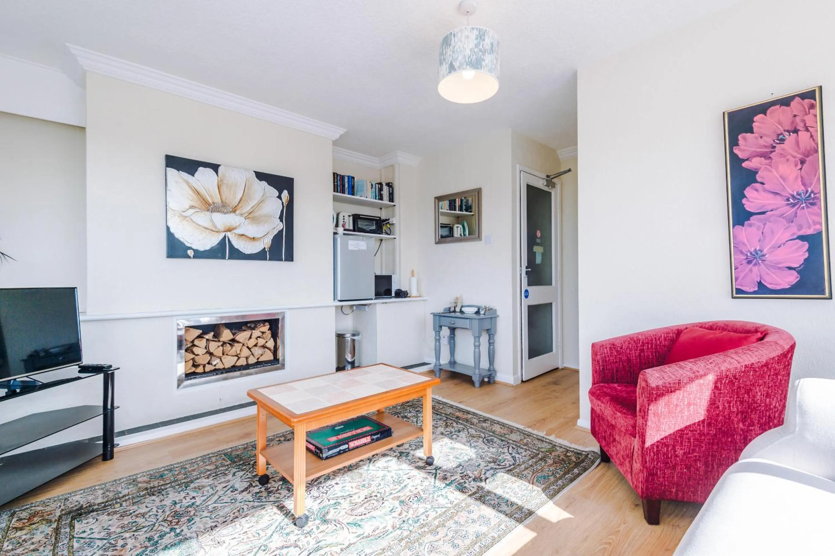 Living room in Holcombe Guest House