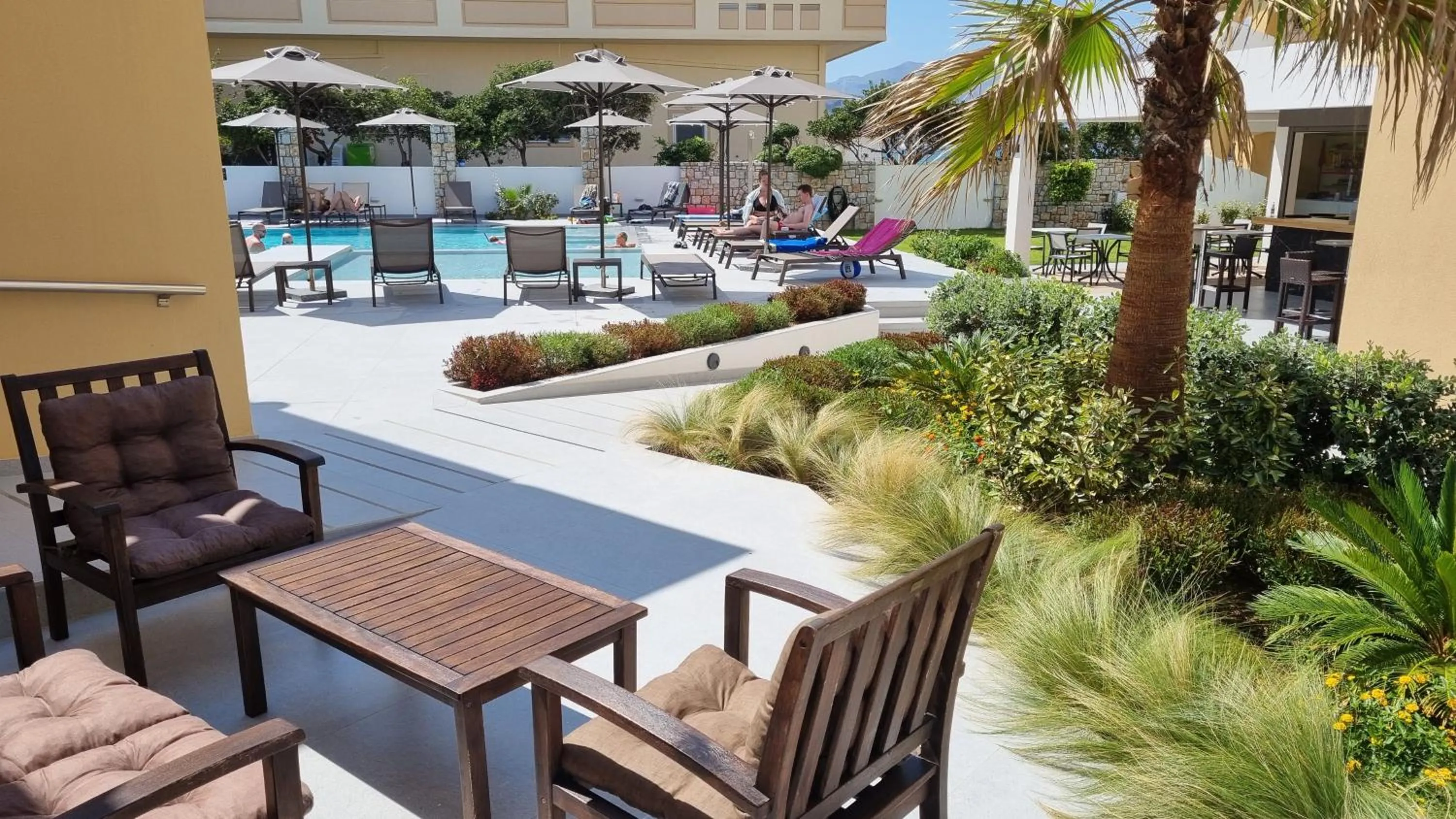 Garden in Sunny Bay Hotel