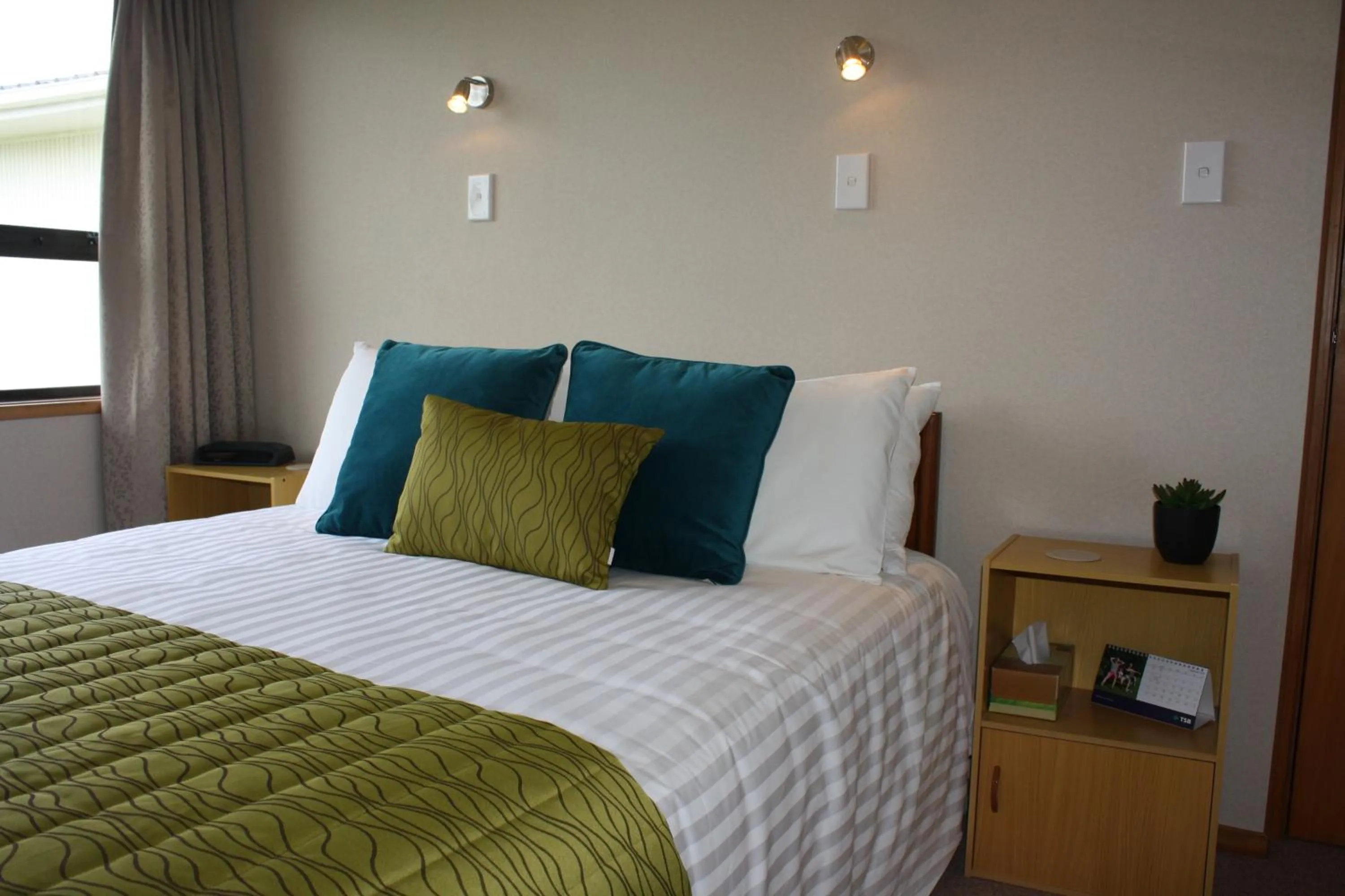 Photo of the whole room, Bed in Jenny's Bed & Breakfast