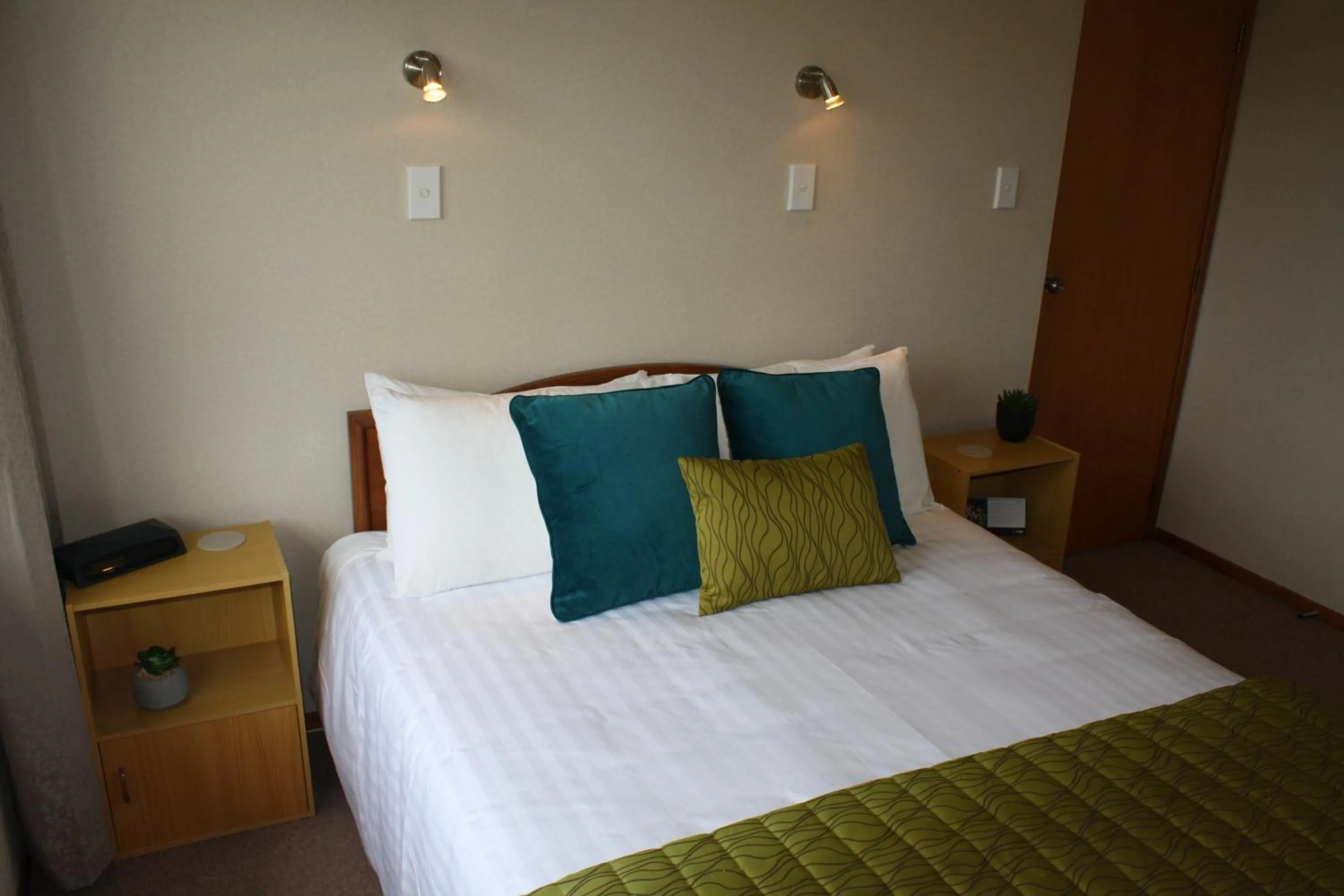 Photo of the whole room, Bed in Jenny's Bed & Breakfast