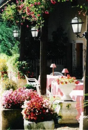 Patio in Hostellerie Sarrasine, Mâcon Est - Teritoria
