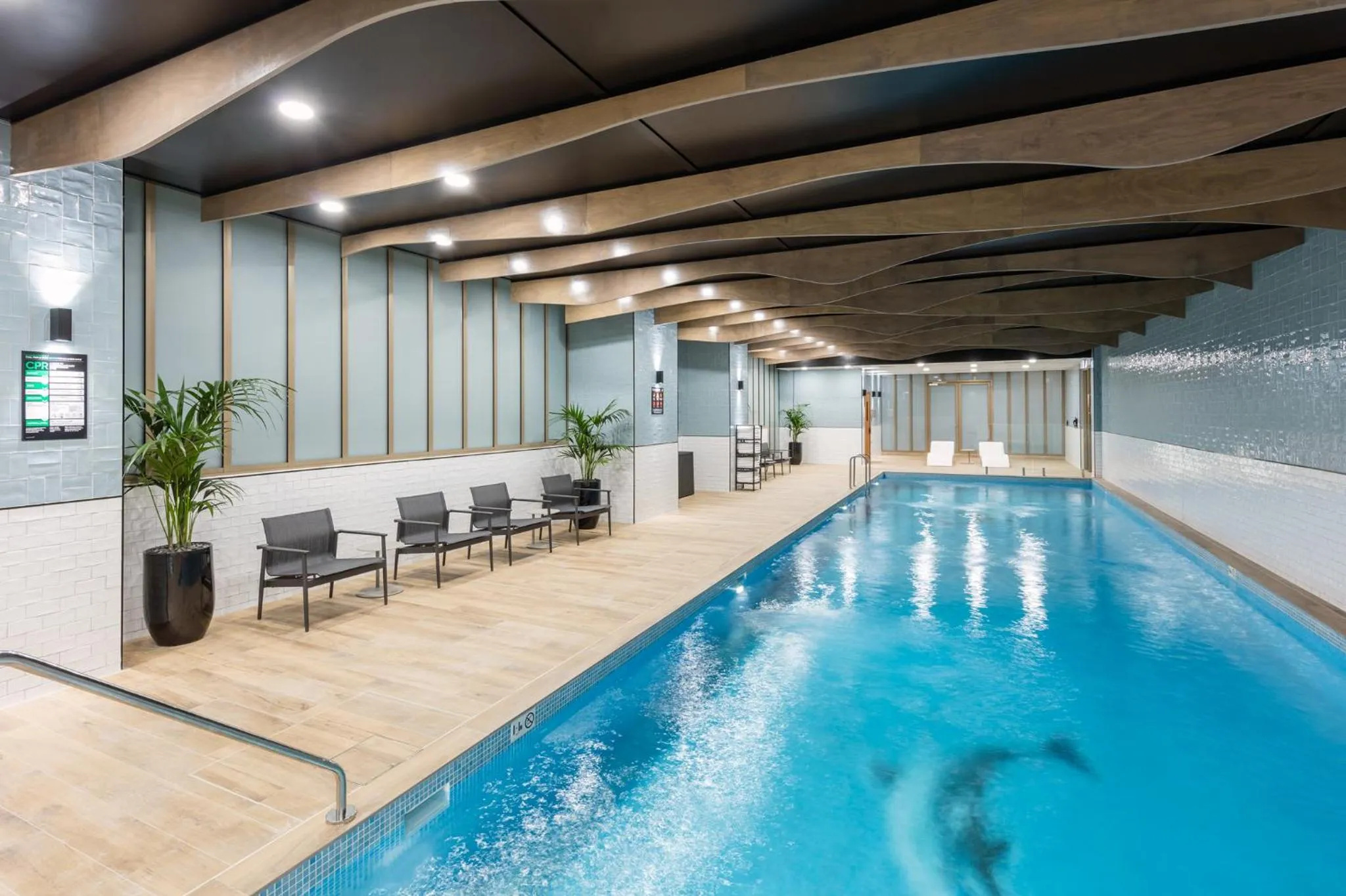 Swimming pool in Meriton Suites Sussex Street, Sydney