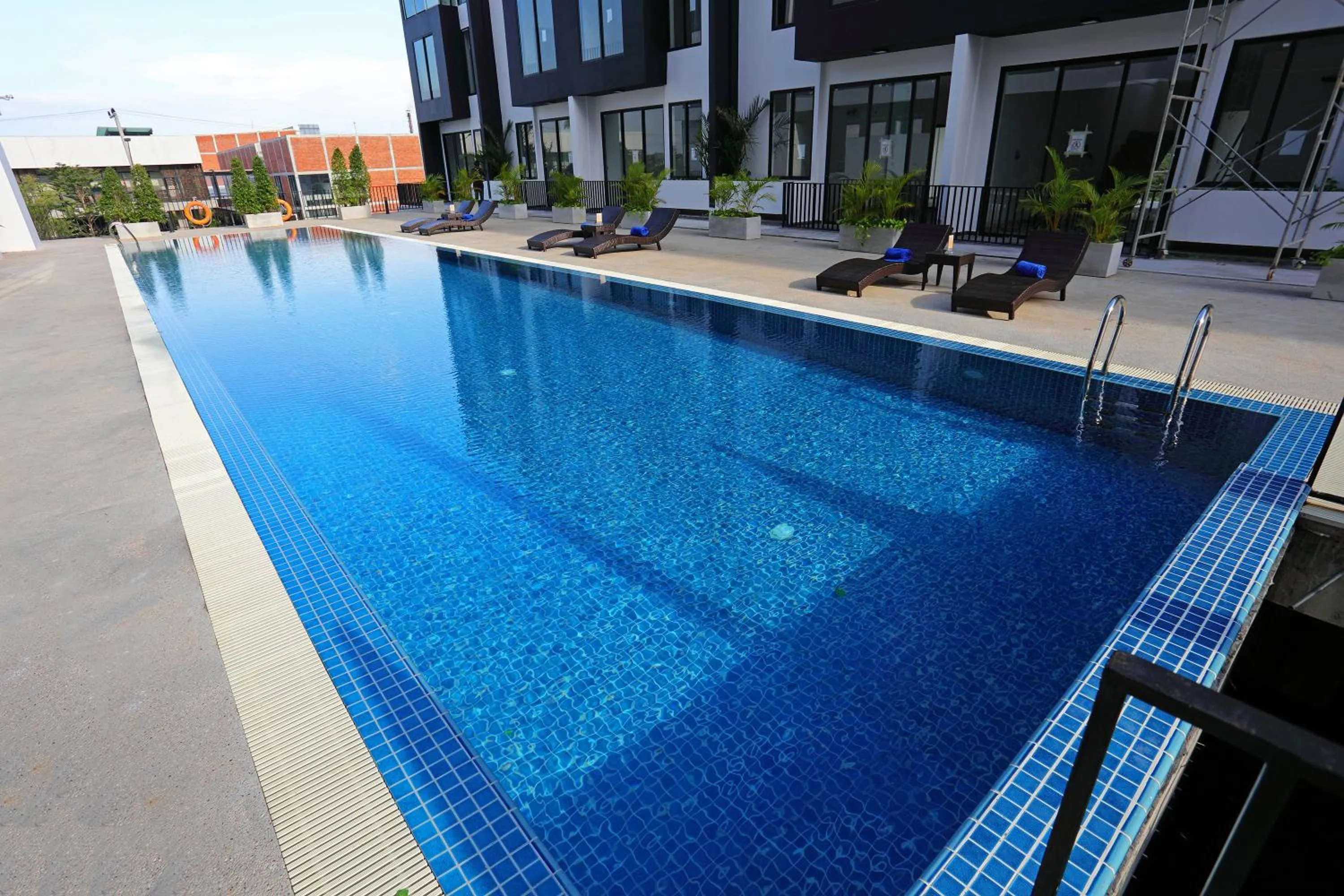 Swimming pool in Eco Garden Residences