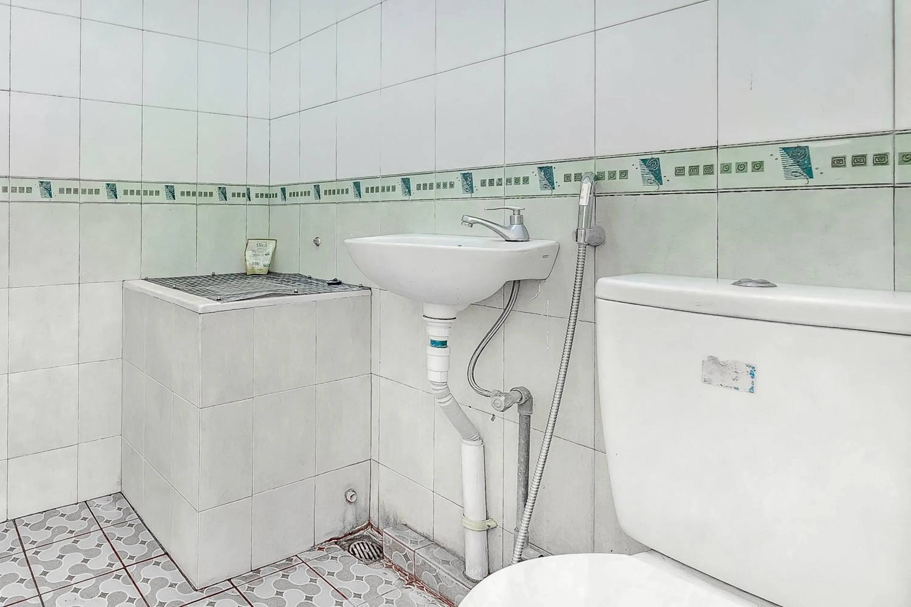 Bathroom in Pandu Prima Guest House Syariah Mitra Reddoorz