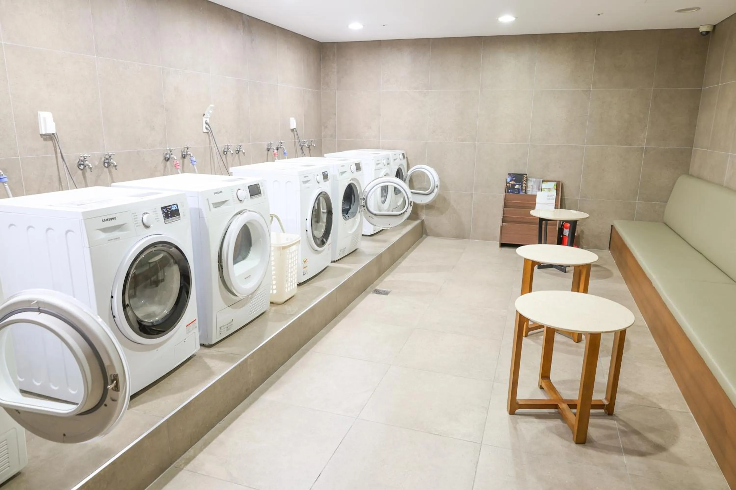 washing machine in Hotel Skypark Central Seoul Pangyo