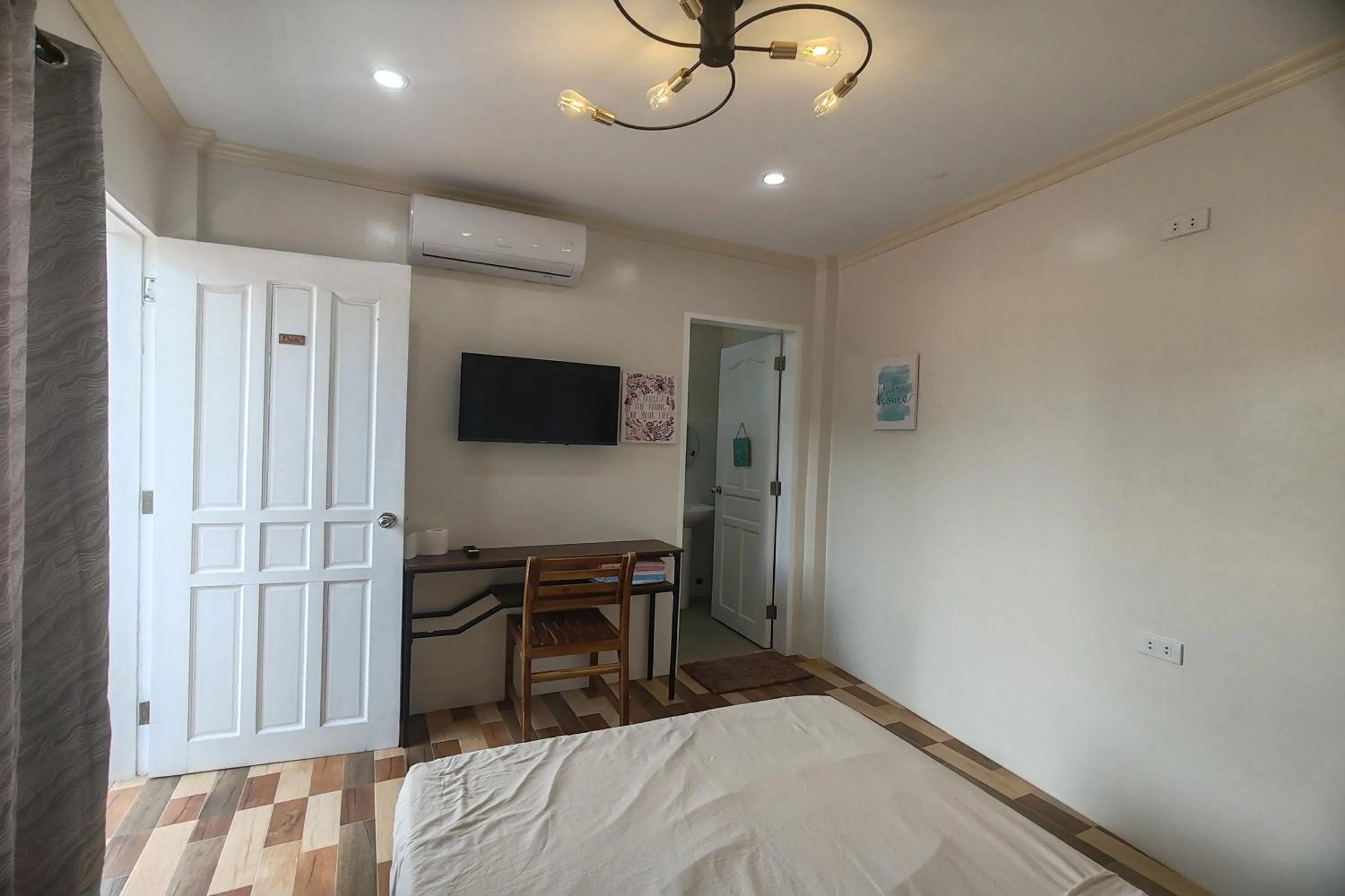 Bedroom, Bed in Intoy's Place Panglao near Beach