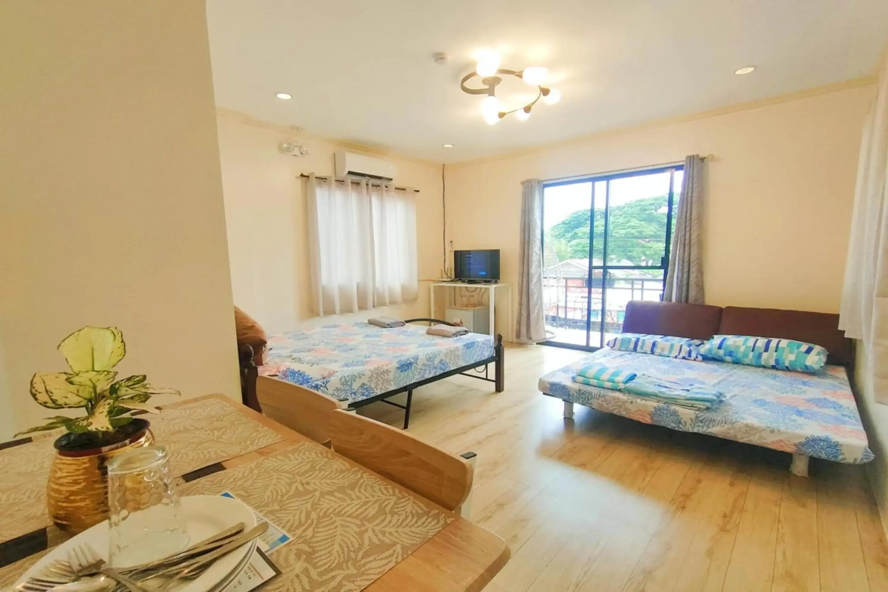 Family Room in Intoy's Place Panglao near Beach Family Room in Intoy's Place Panglao near Beach