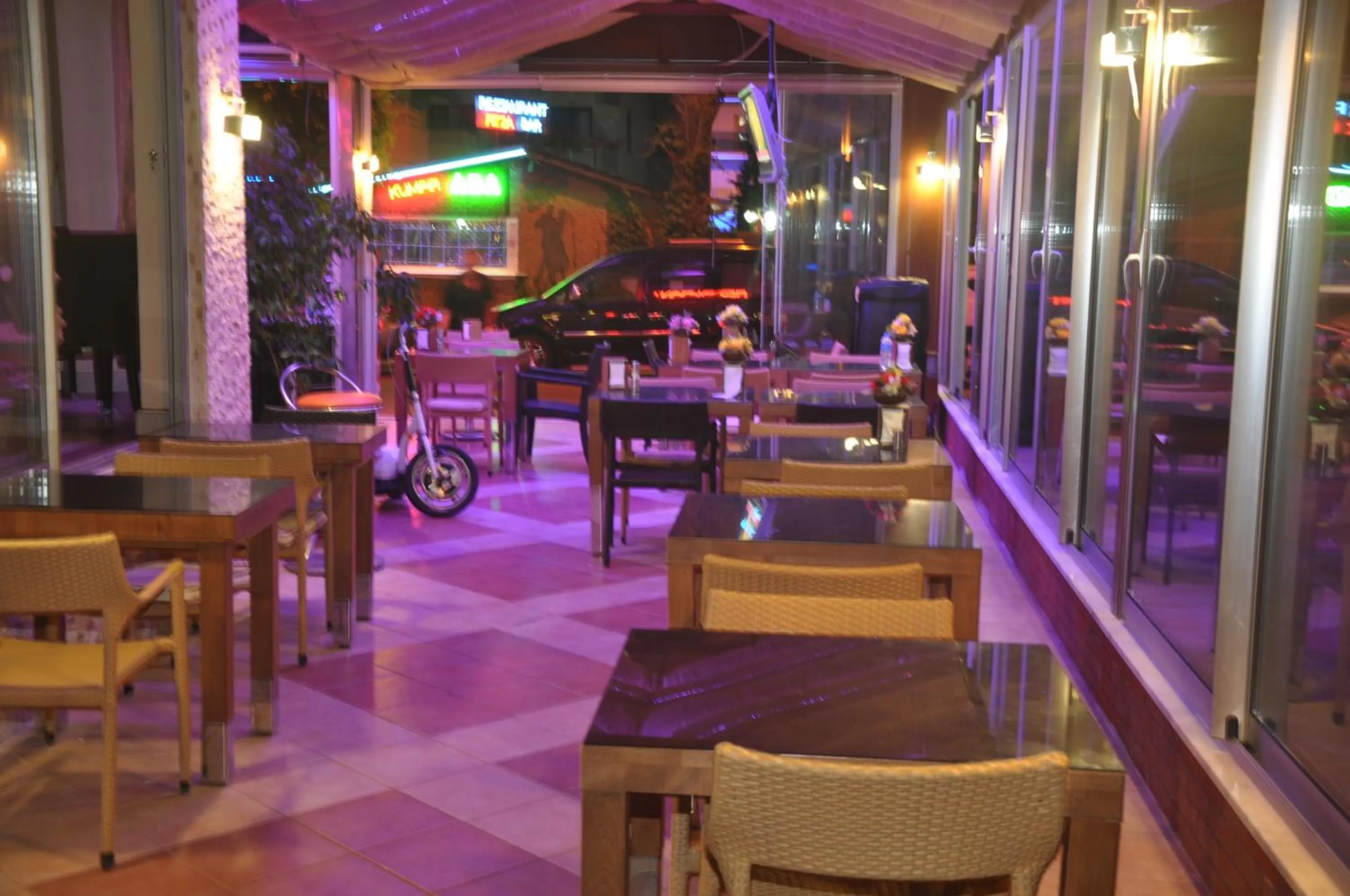 Dining area in Kleopatra Ikiz Hotel